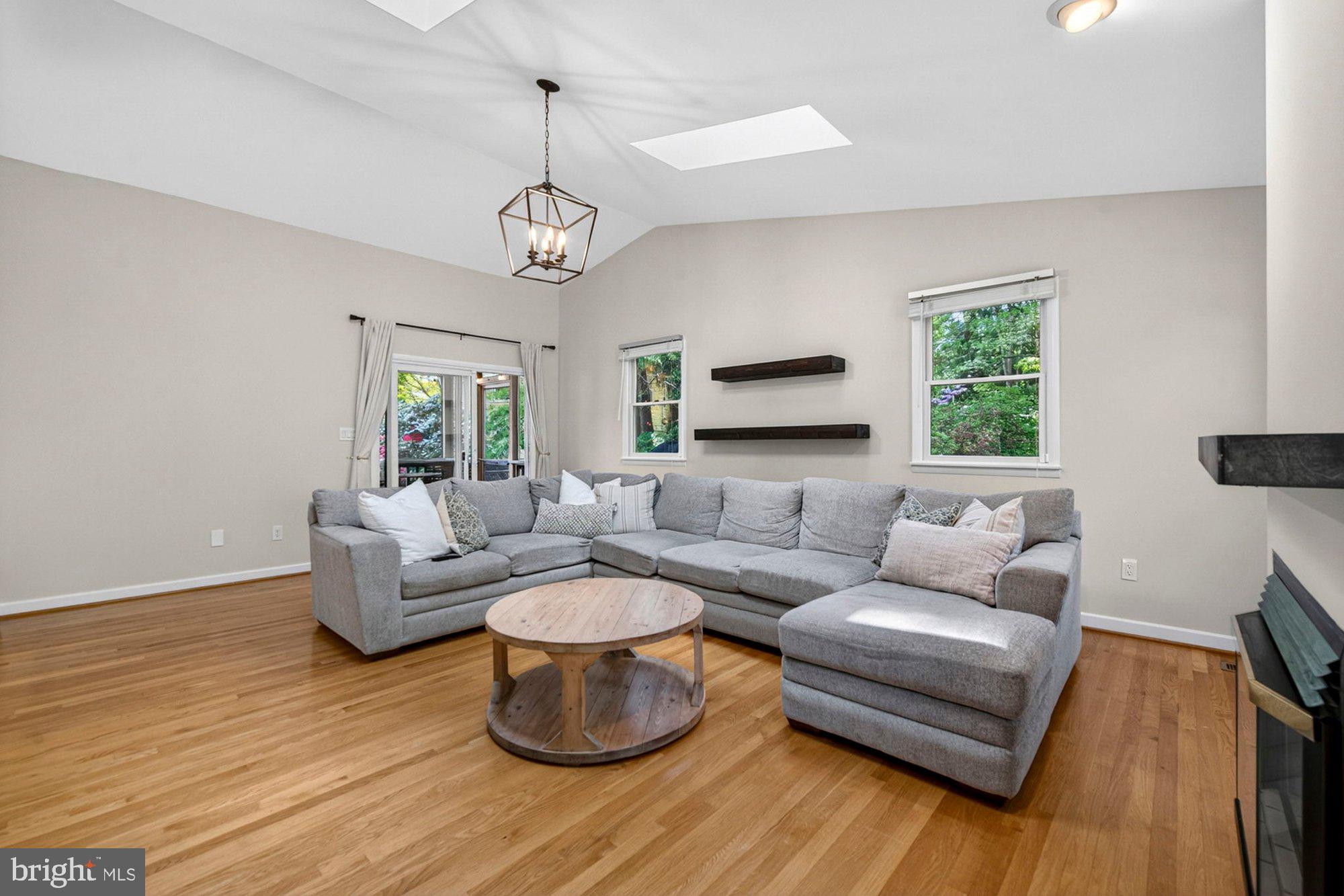 VIENNA WOODS - Residential