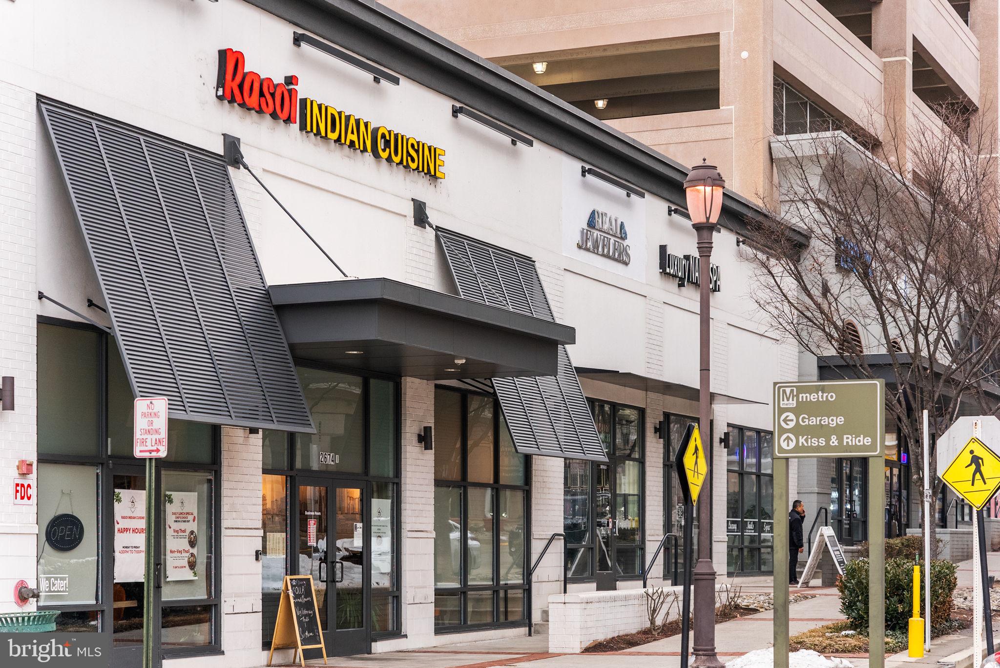 HALSTEAD AT THE METRO - Residential