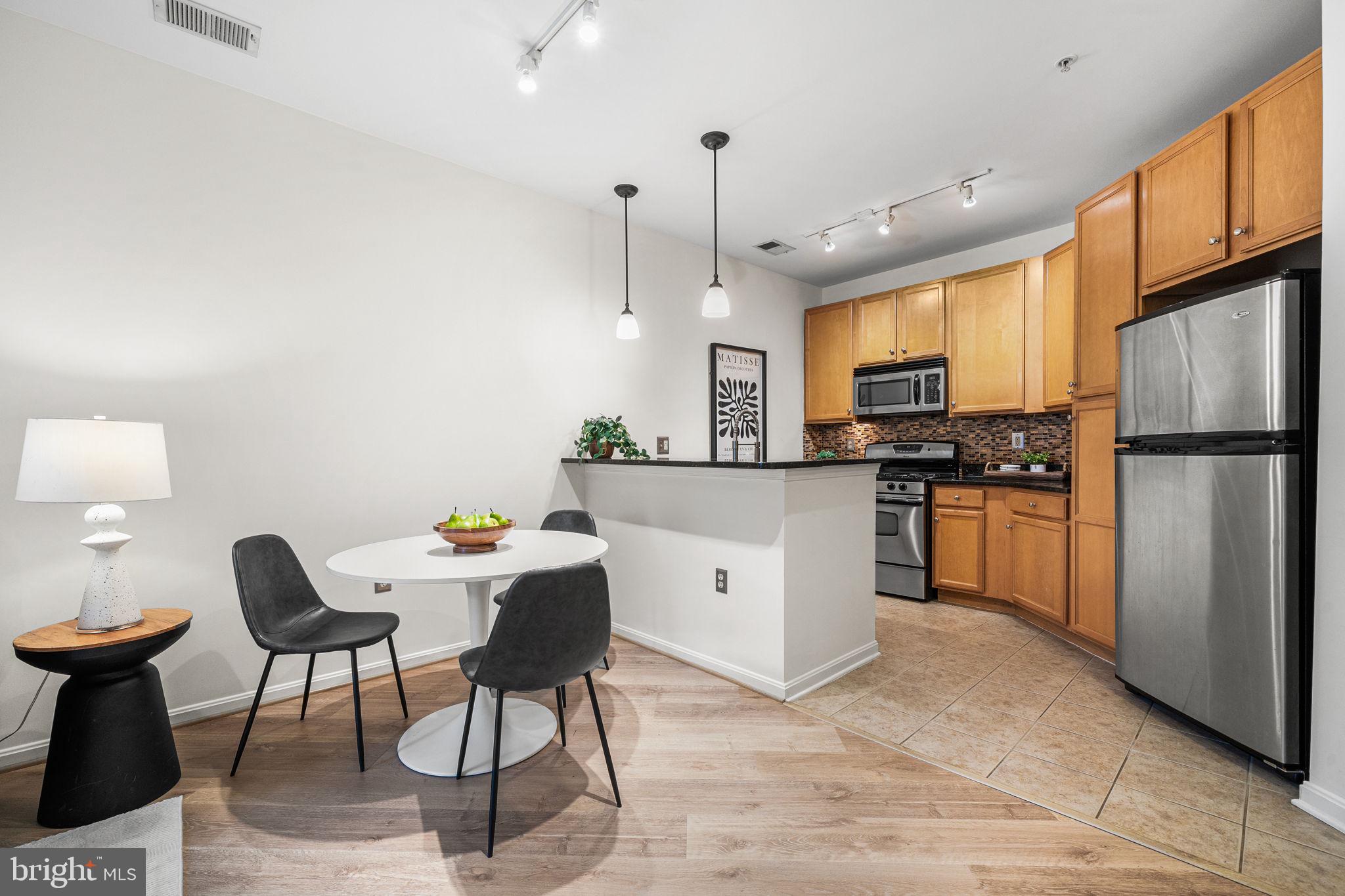 HALSTEAD AT THE METRO - Residential