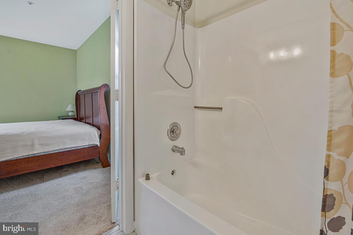 ANNAPOLIS OVERLOOK - Residential