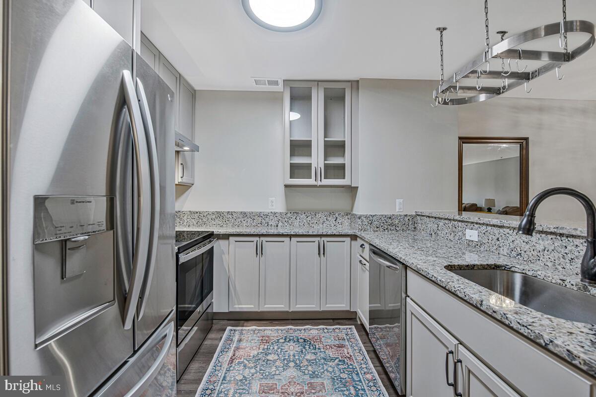 ANNAPOLIS OVERLOOK - Residential