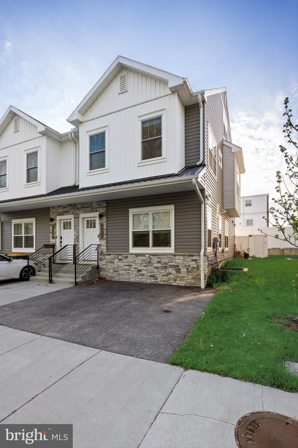 TORRESDALE MANOR - Residential