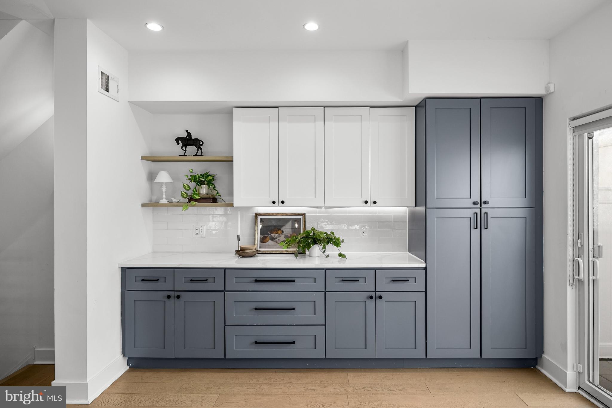 TORRESDALE MANOR - Residential