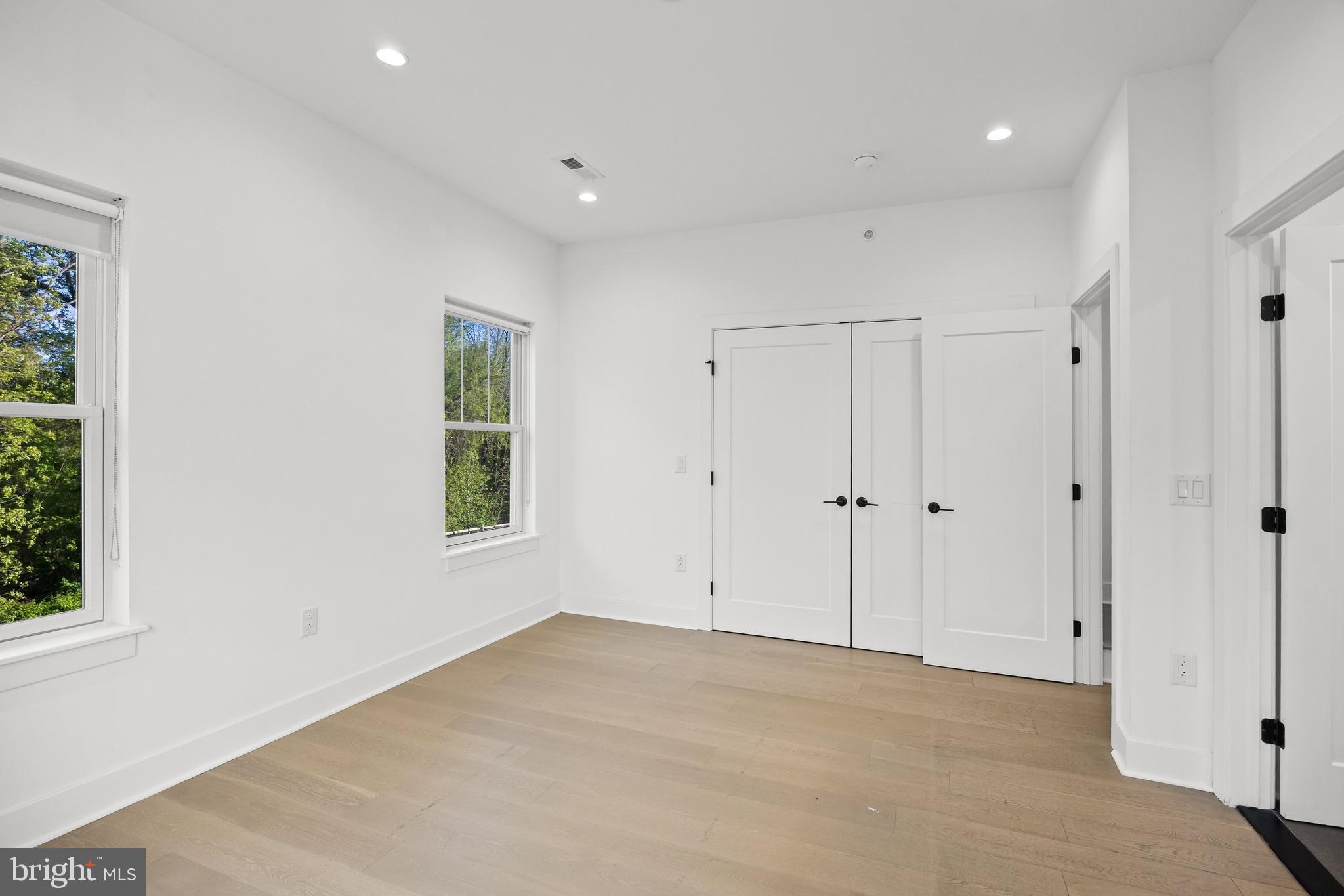 TORRESDALE MANOR - Residential