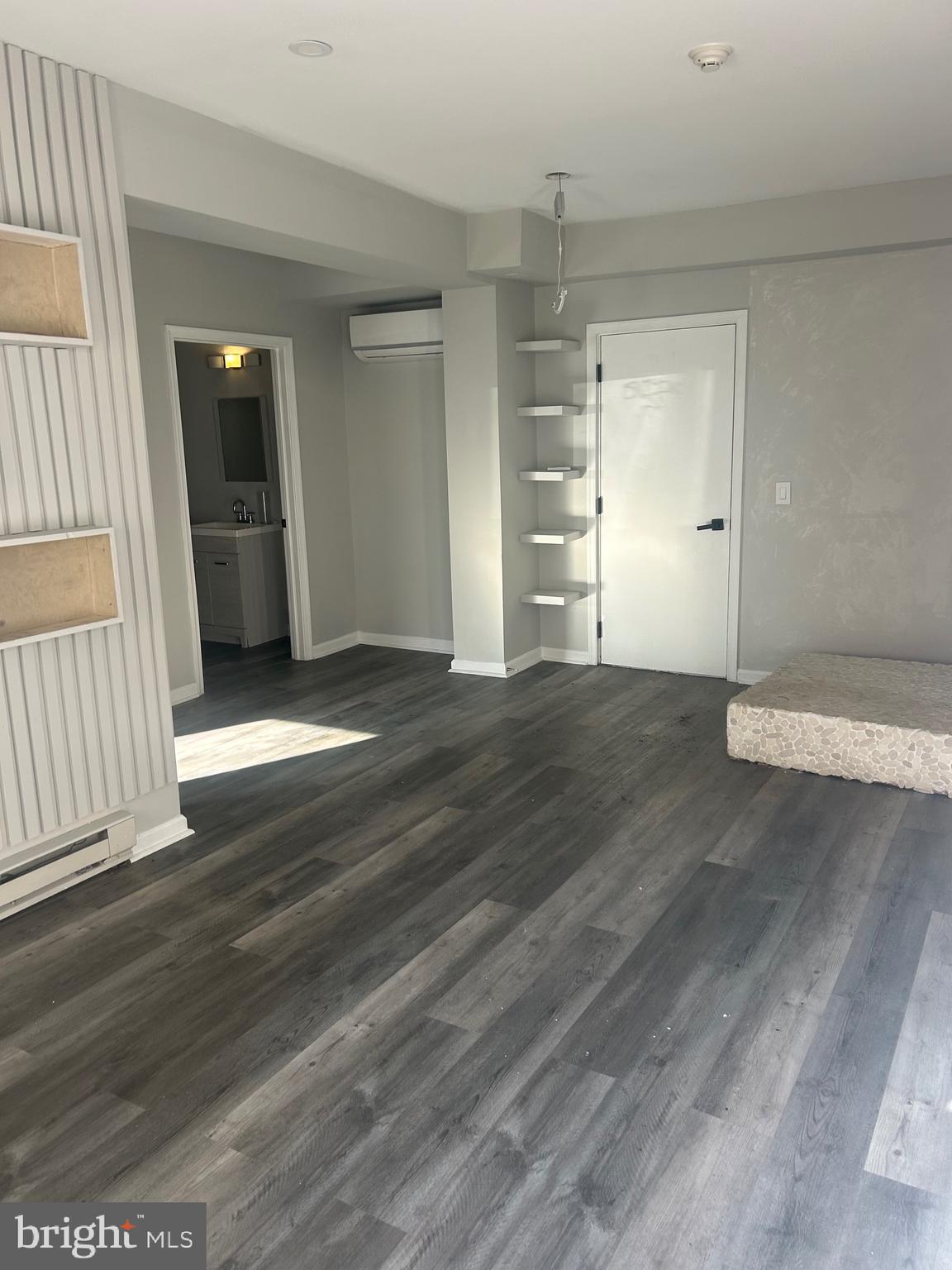 501-05 W GIRARD AVENUE