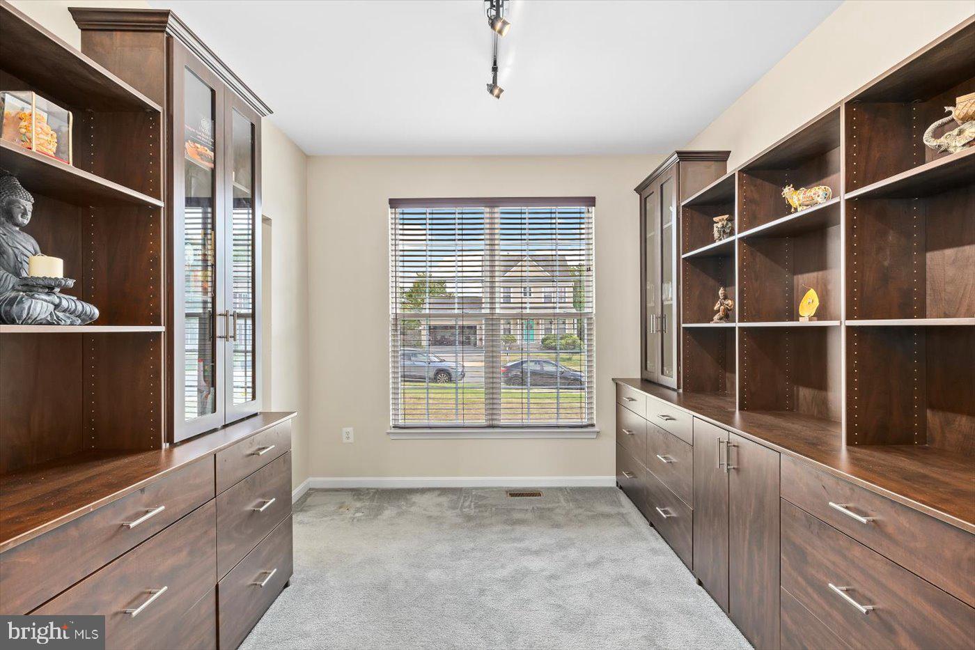 SALEM FIELDS - Residential