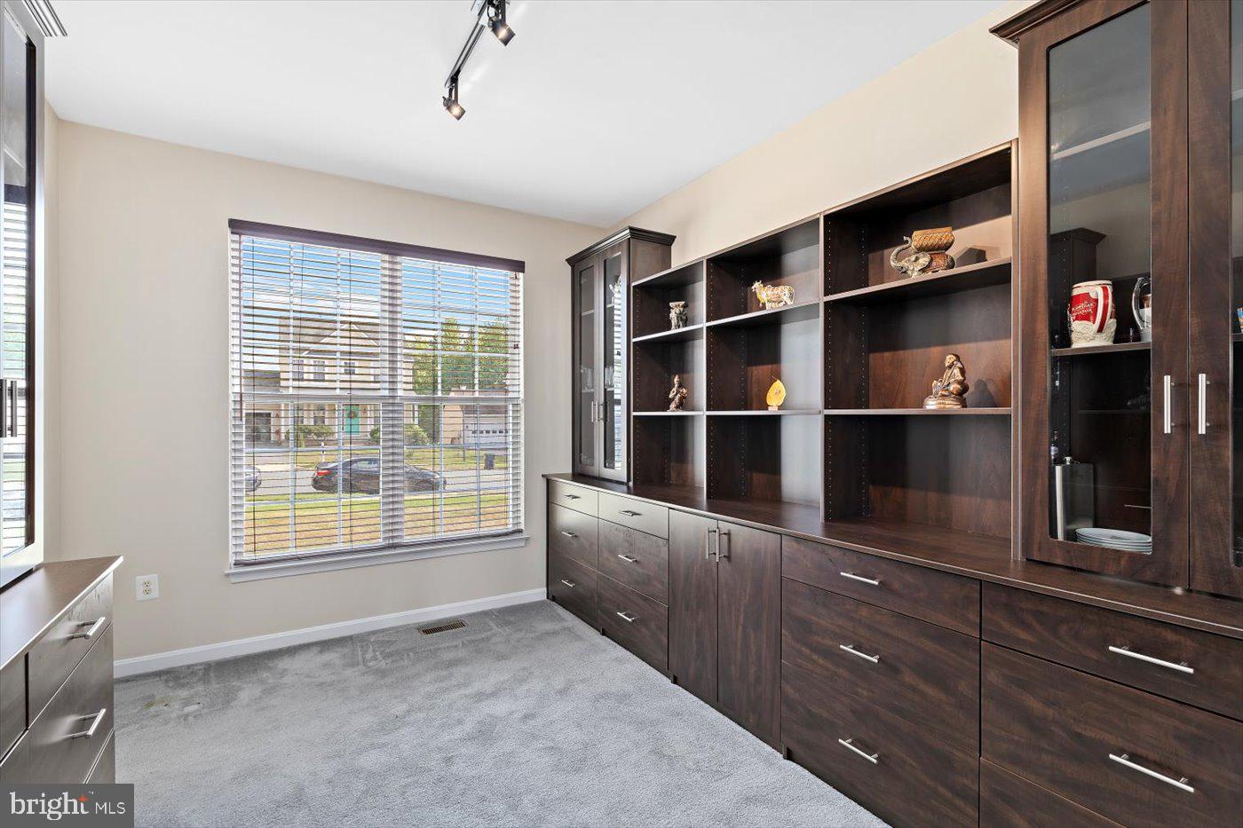 SALEM FIELDS - Residential