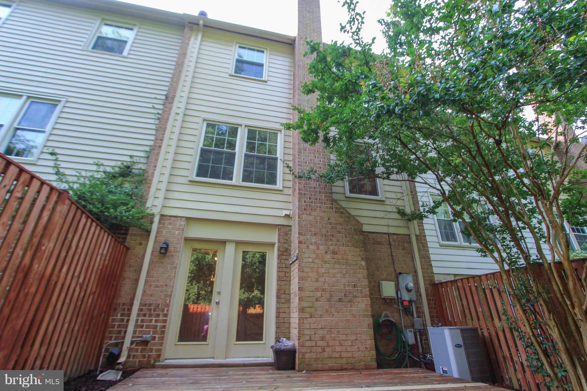 LAKEPOINTE - Residential