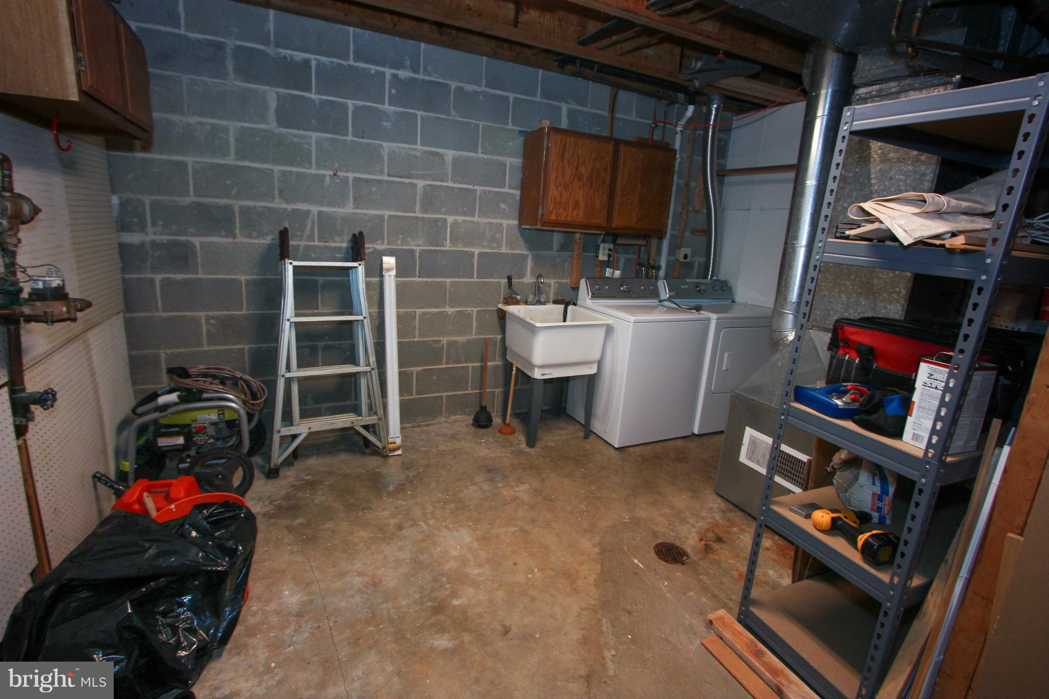 LAKEPOINTE - Residential