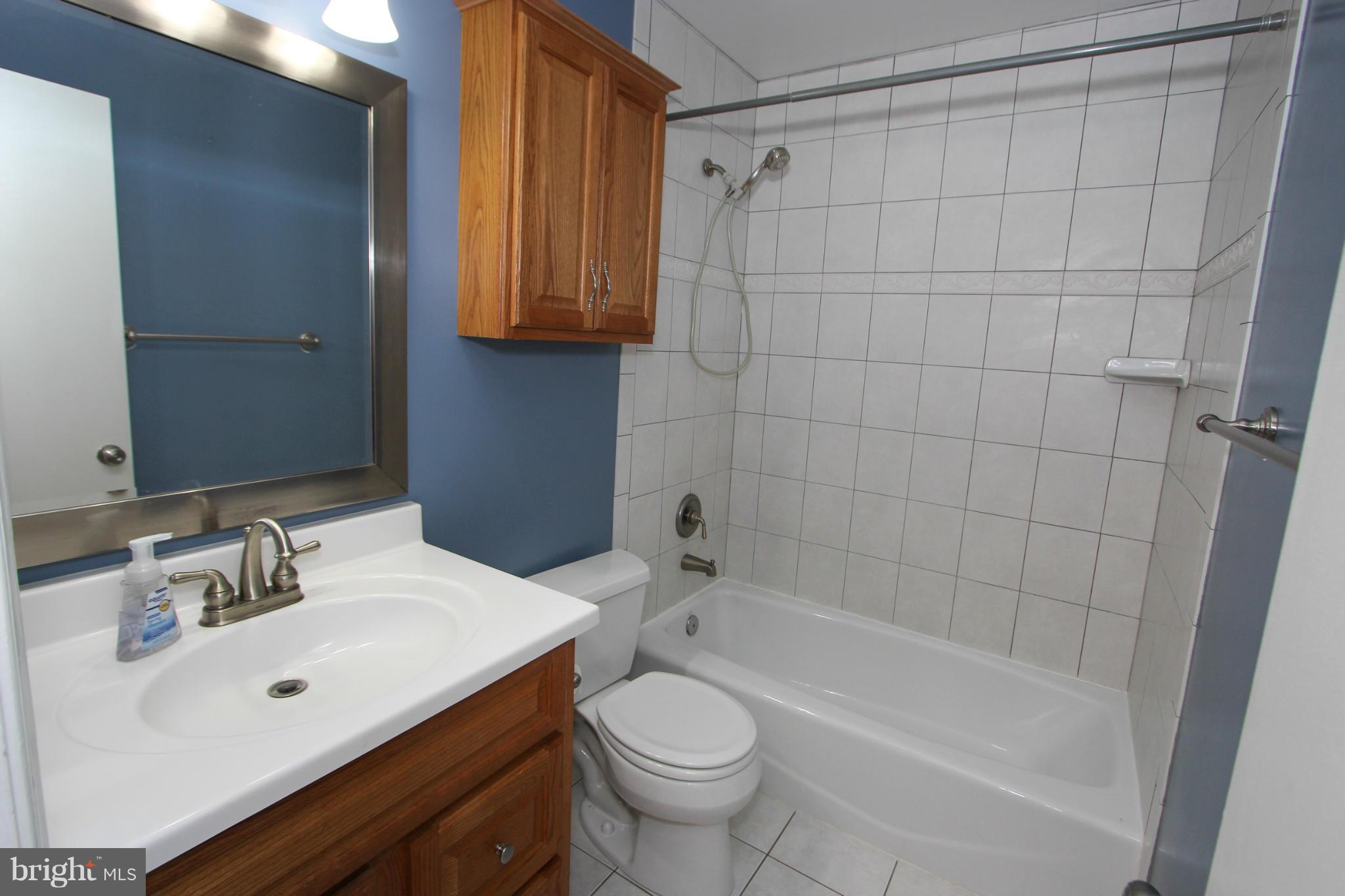 LAKEPOINTE - Residential