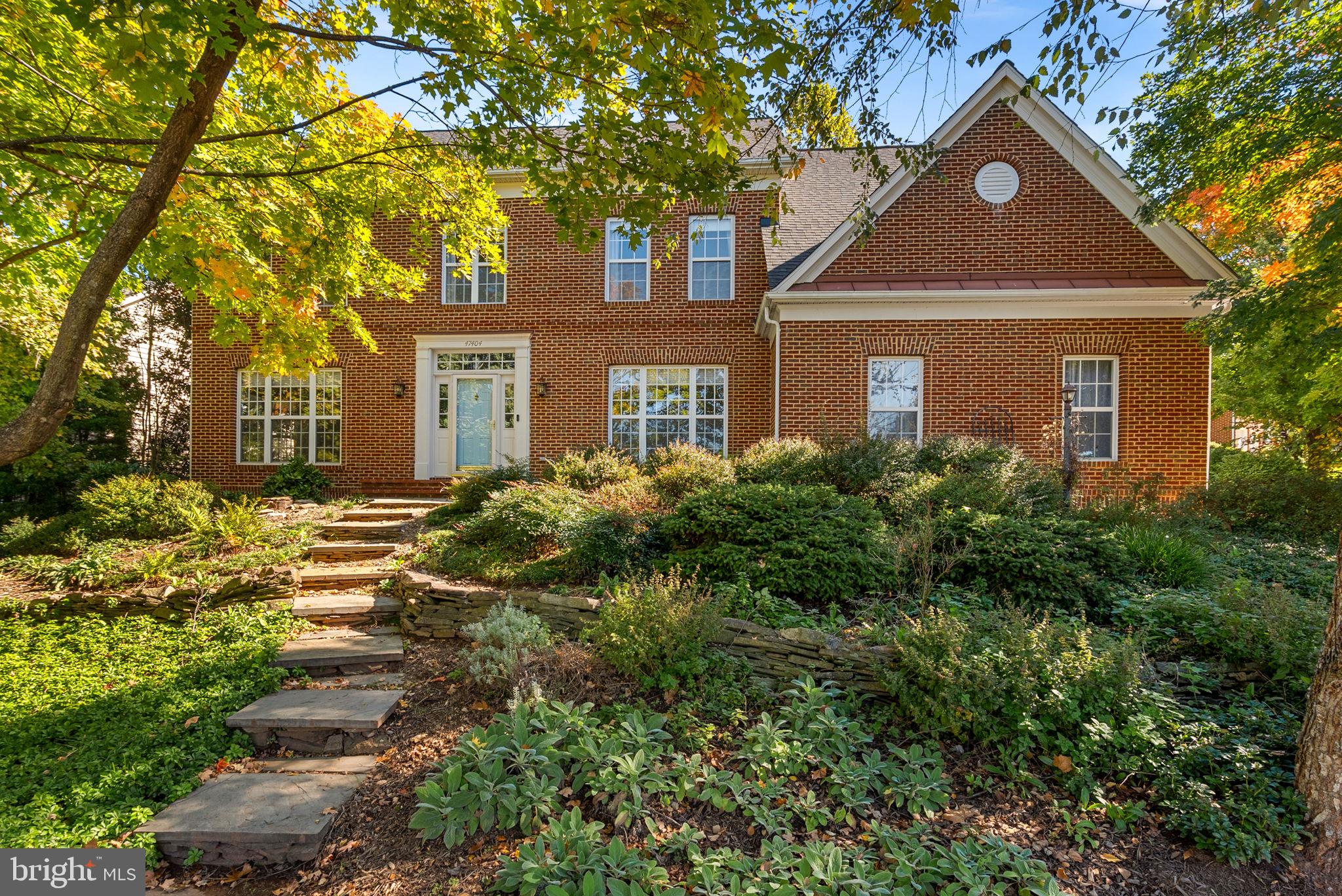 47404 MIDDLE BLUFF PLACE