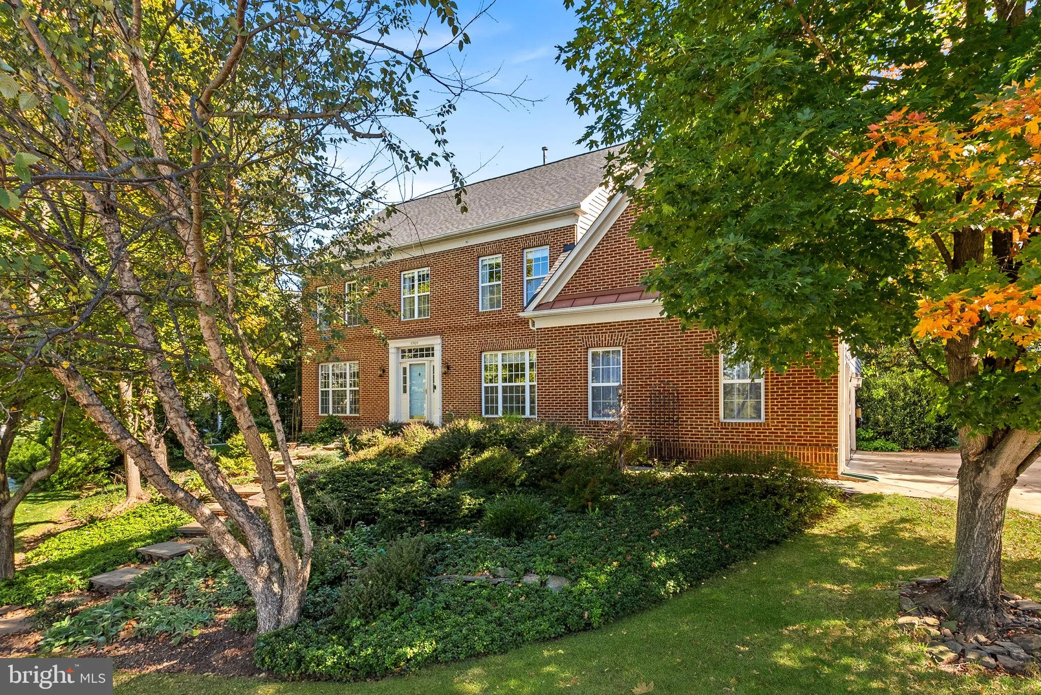 47404 Middle Bluff Place