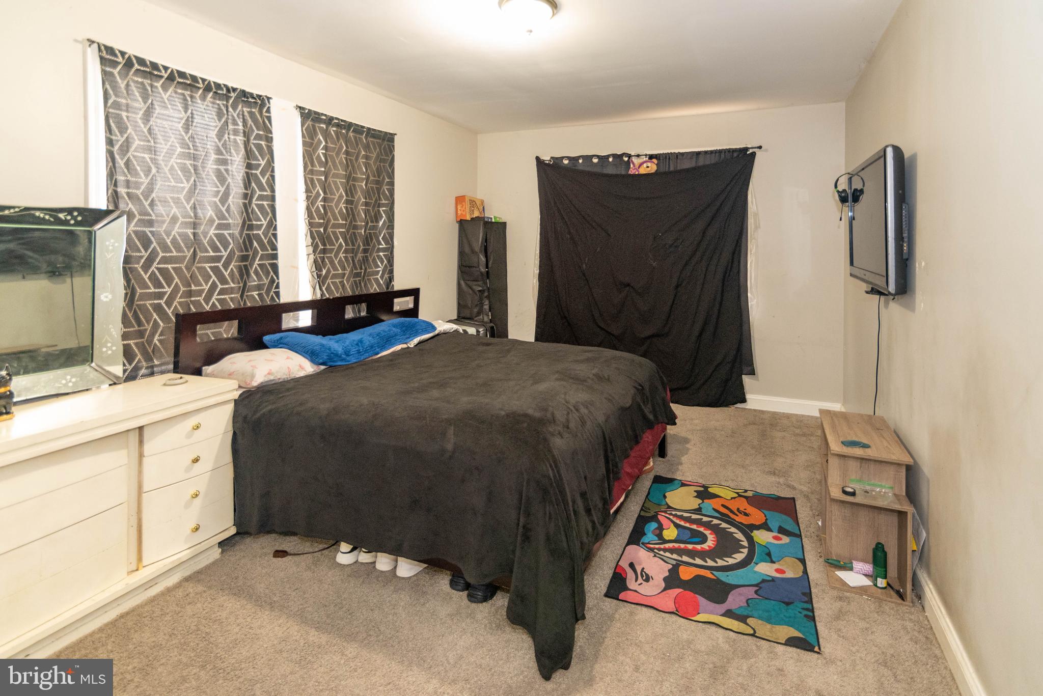 LIBERTY SQUARE - Commercial Sale