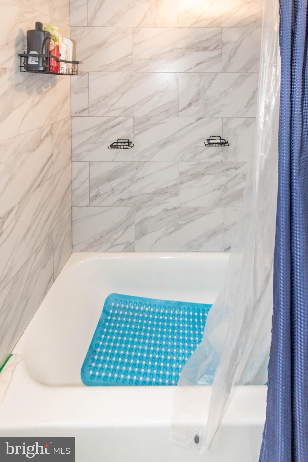 LIBERTY SQUARE - Commercial Sale