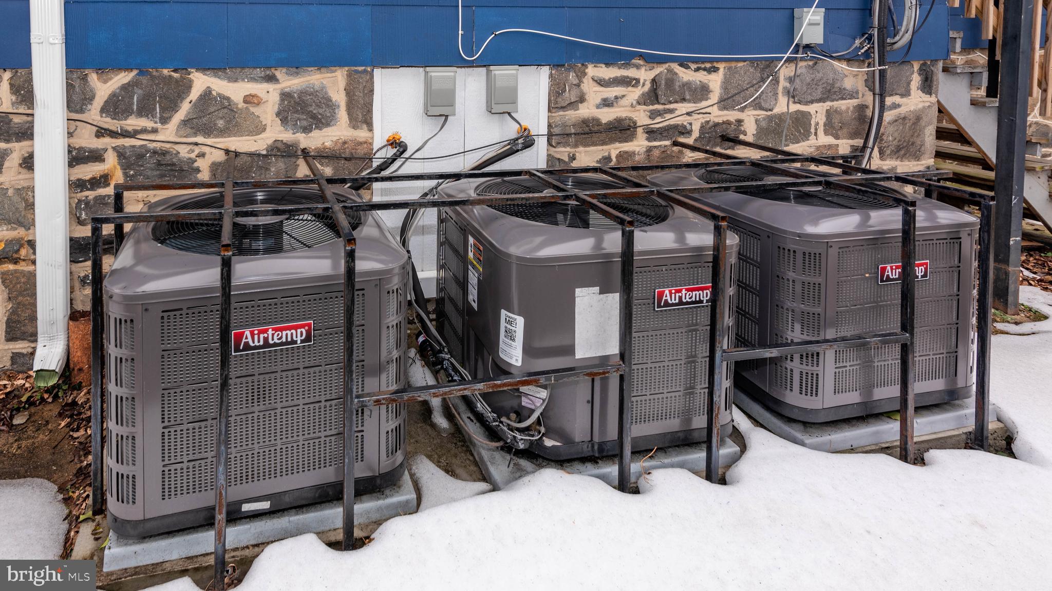 LIBERTY SQUARE - Commercial Sale