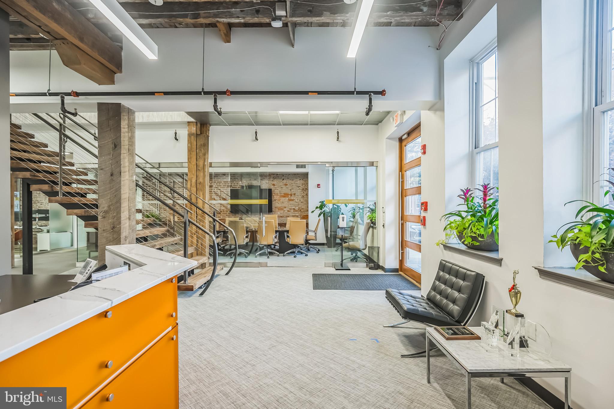 LOGAN SQUARE - Residential