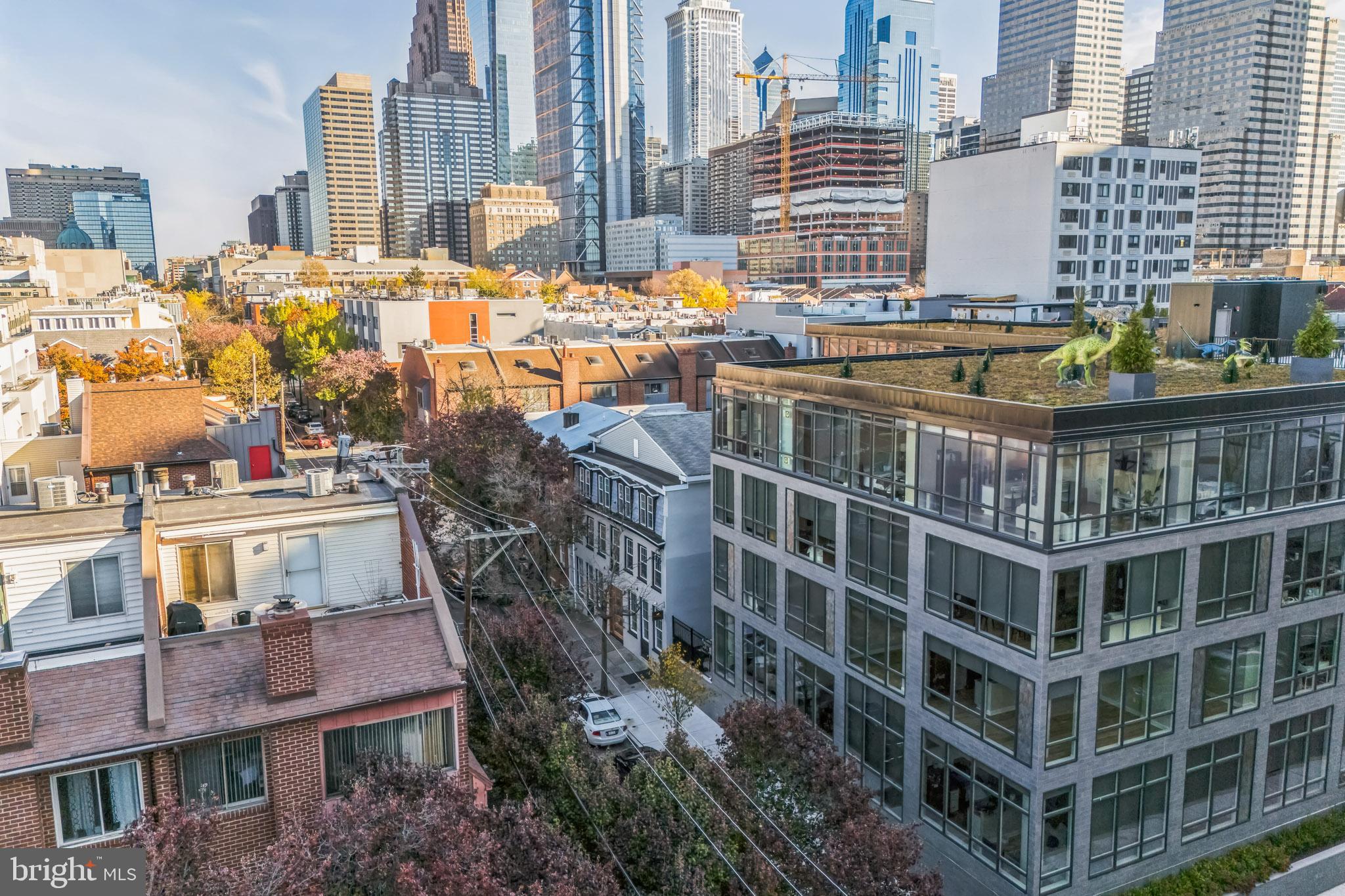 LOGAN SQUARE - Residential