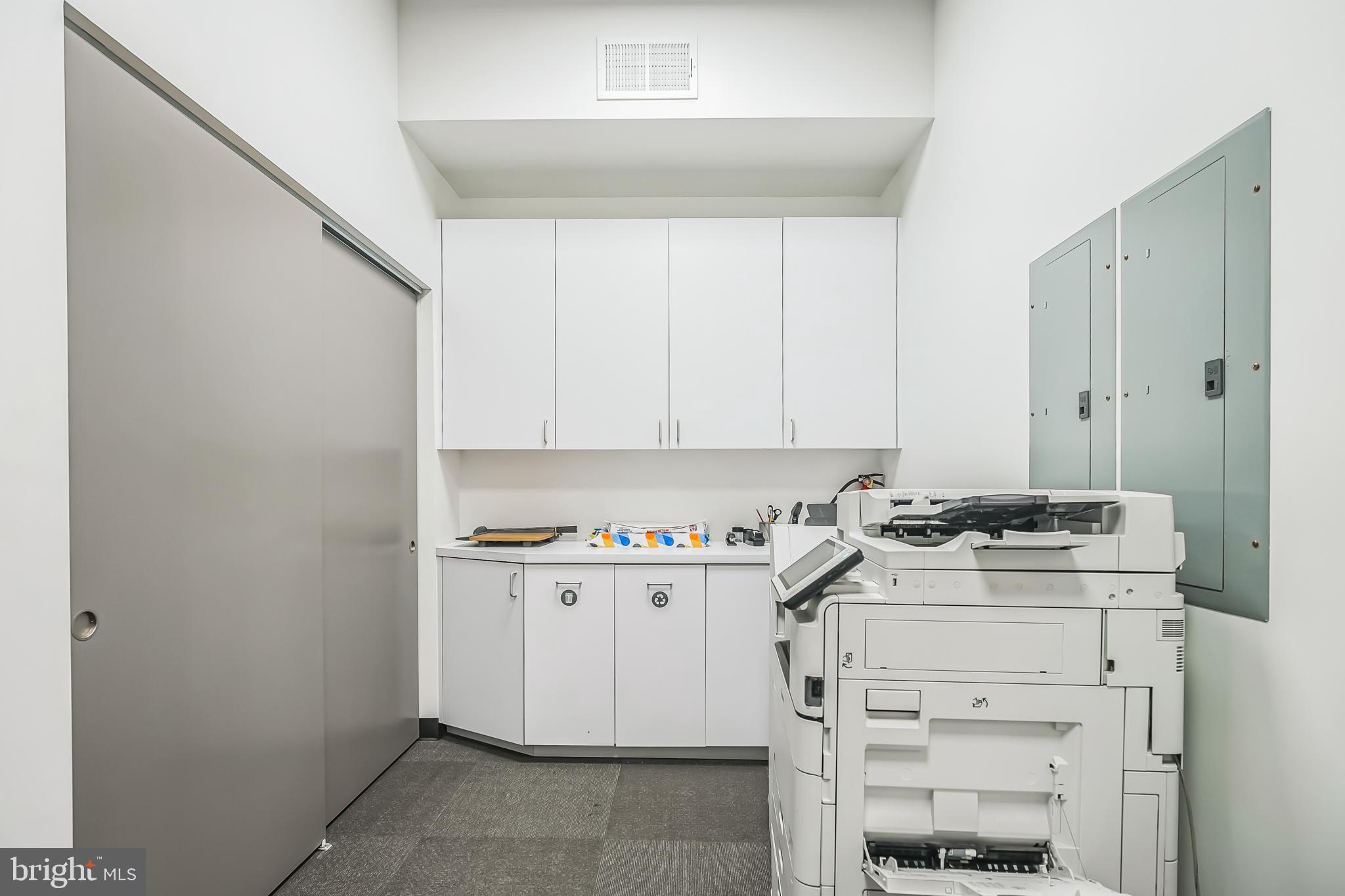 LOGAN SQUARE - Residential