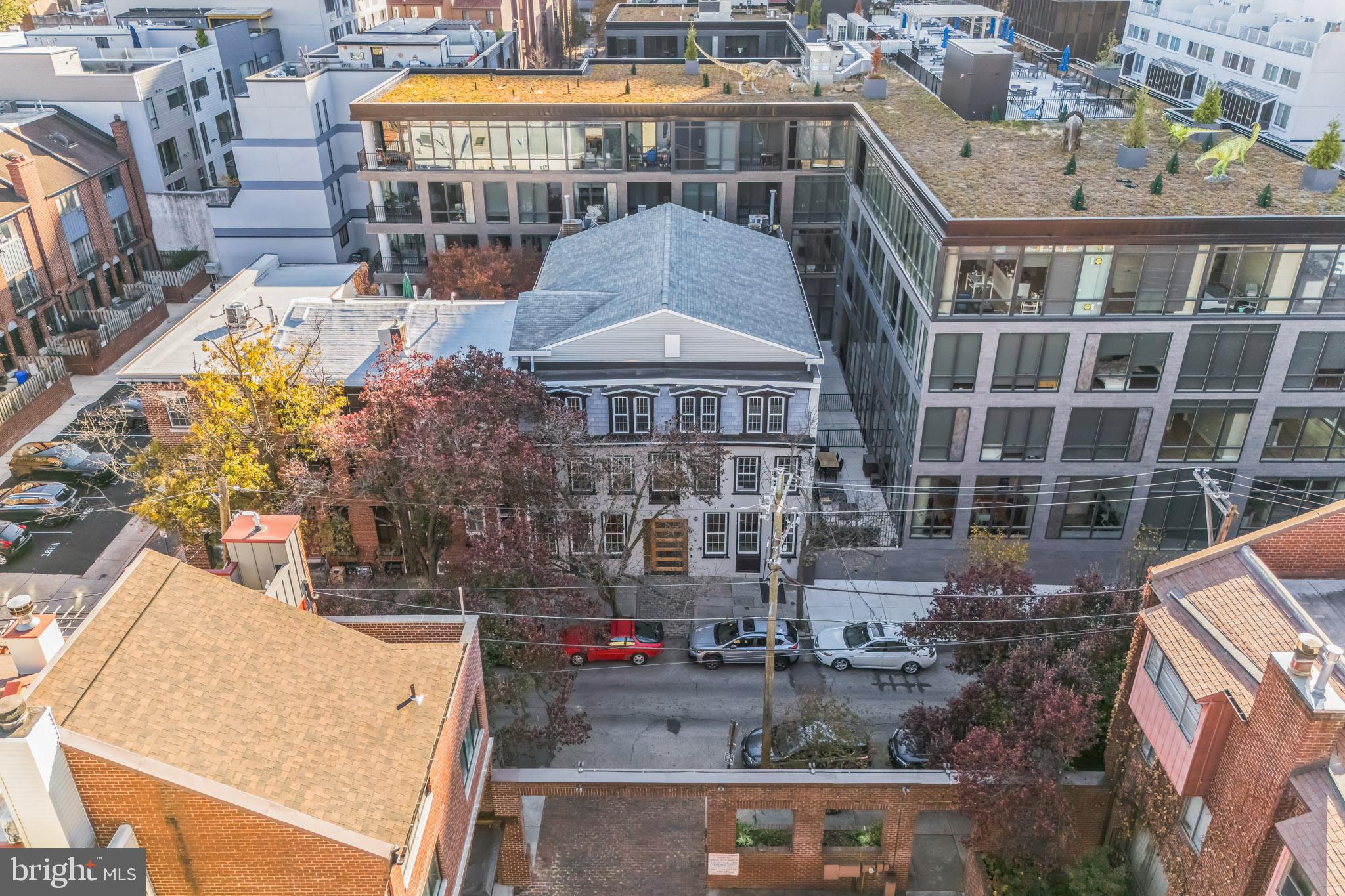 LOGAN SQUARE - Residential