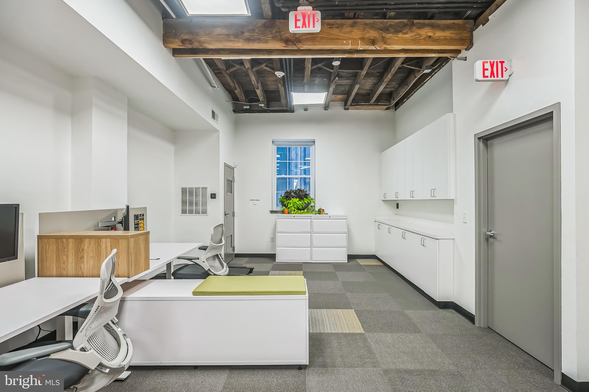 LOGAN SQUARE - Residential