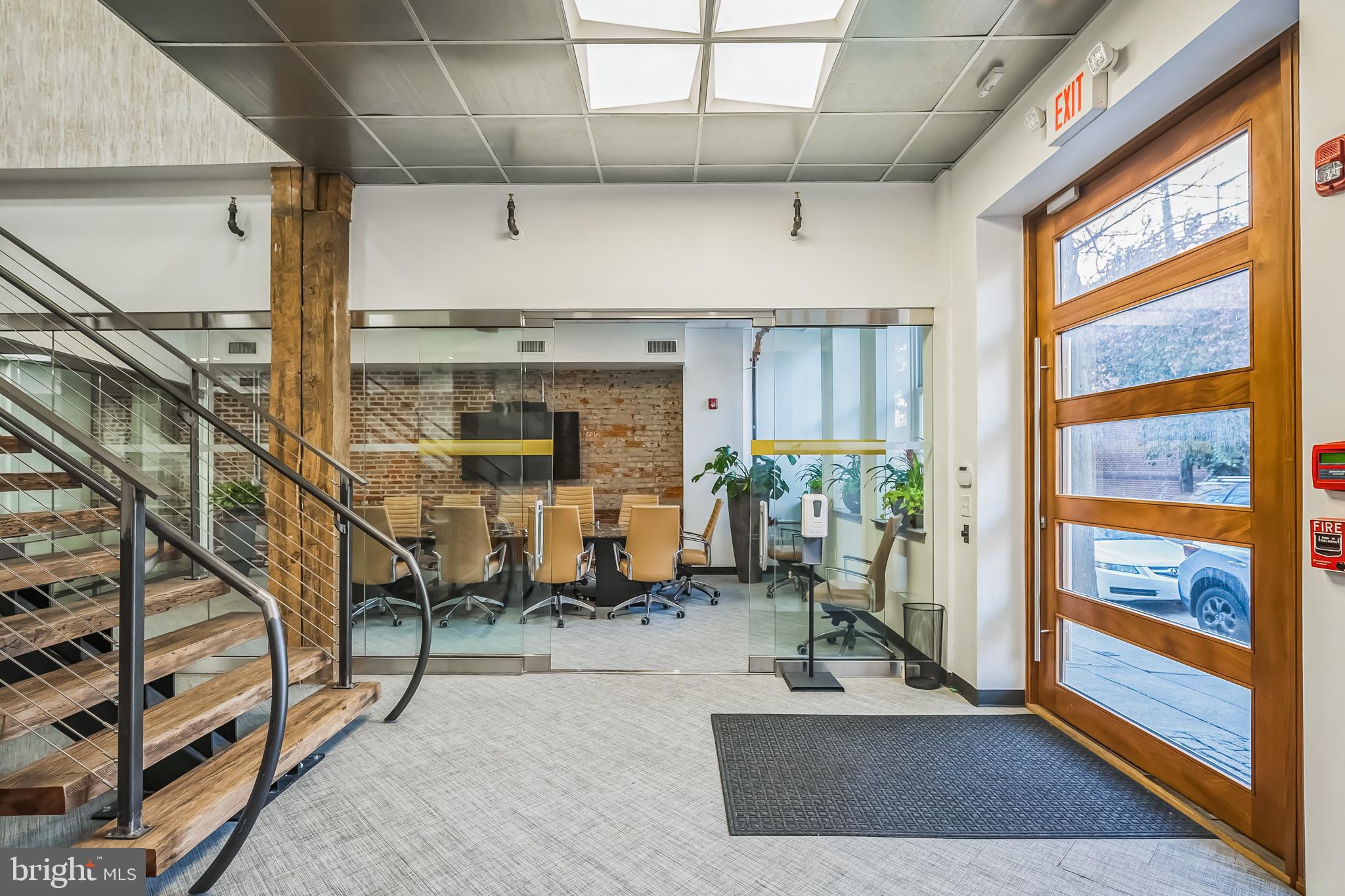 LOGAN SQUARE - Residential