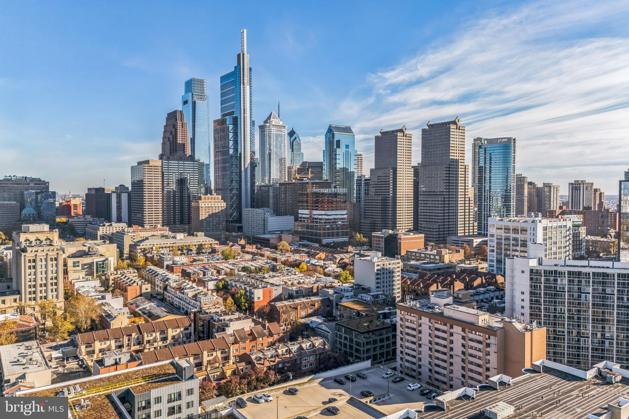 LOGAN SQUARE - Residential