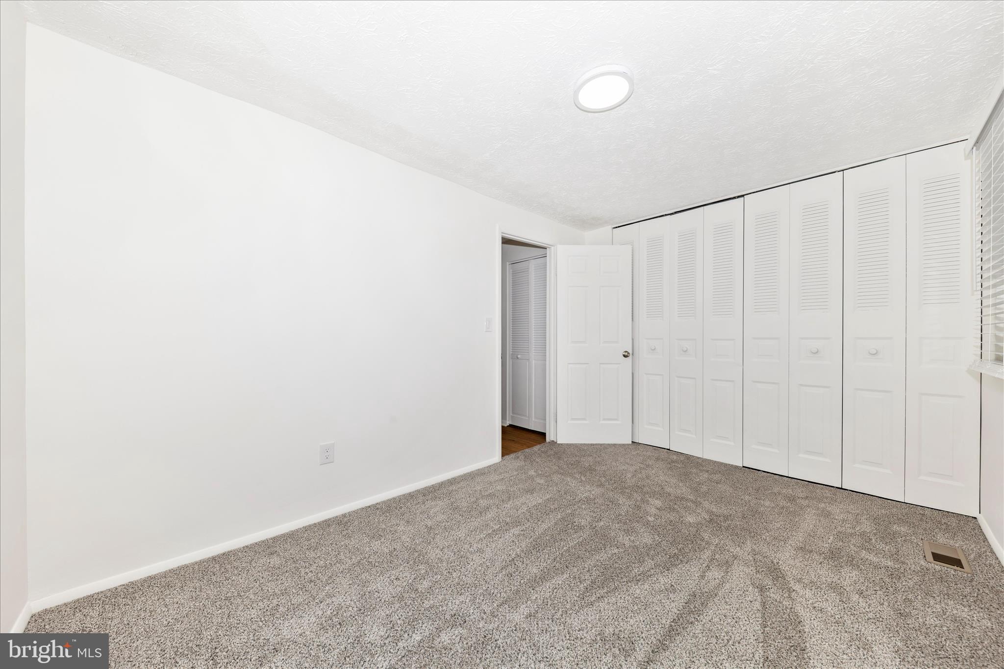 MIDDLEBROOK COMMONS - Residential