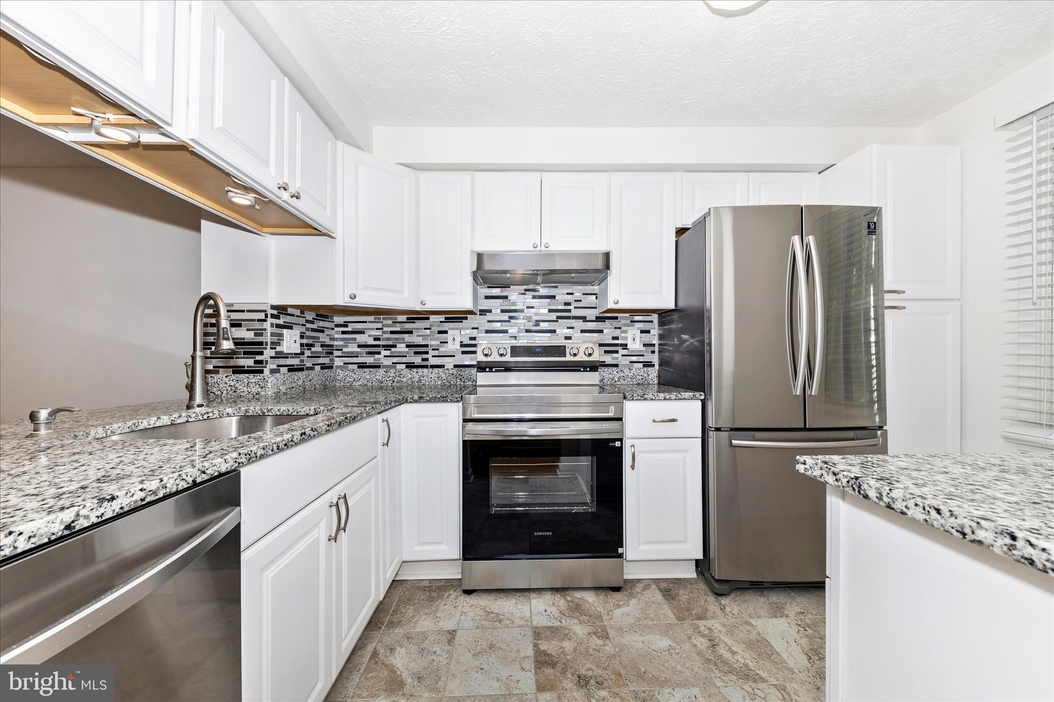 MIDDLEBROOK COMMONS - Residential
