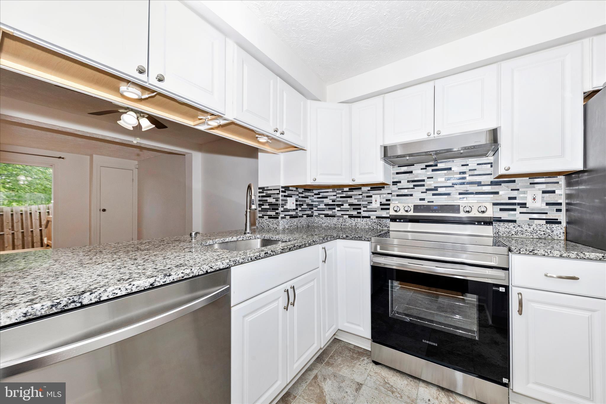 MIDDLEBROOK COMMONS - Residential