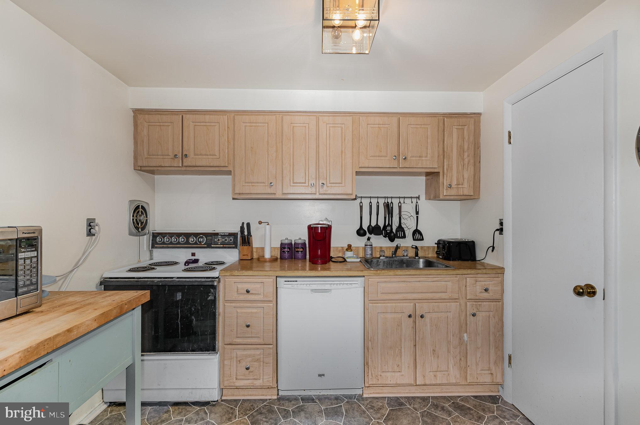 TOWN AND COUNTRY - Residential