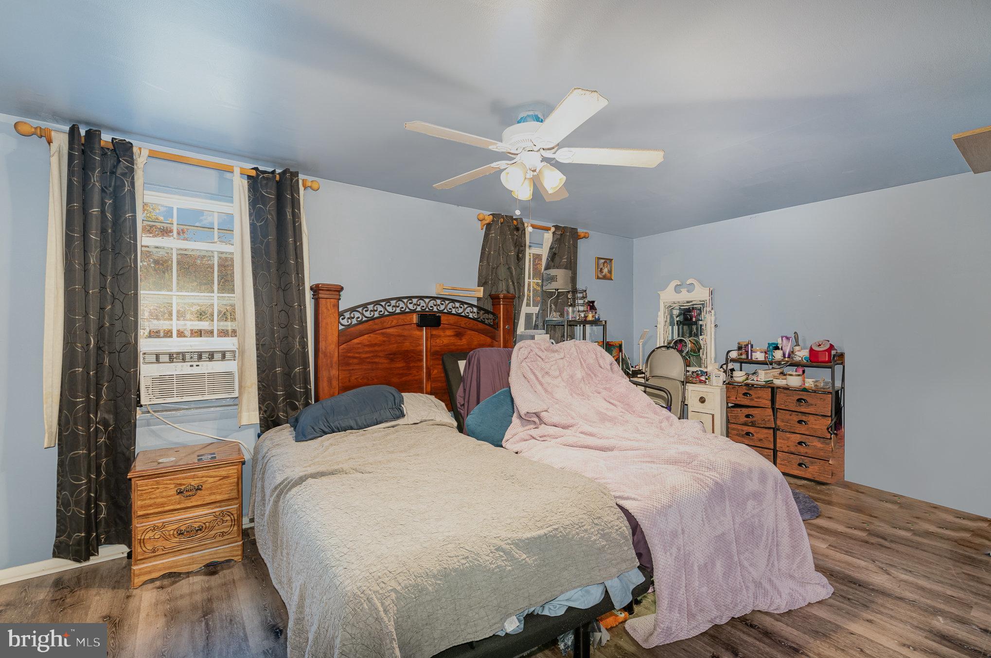 TOWN AND COUNTRY - Residential