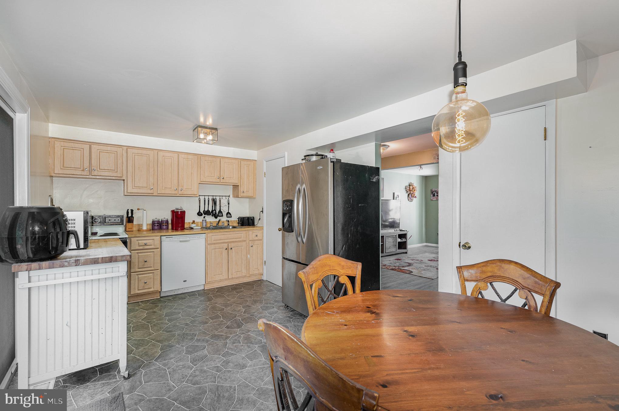 TOWN AND COUNTRY - Residential