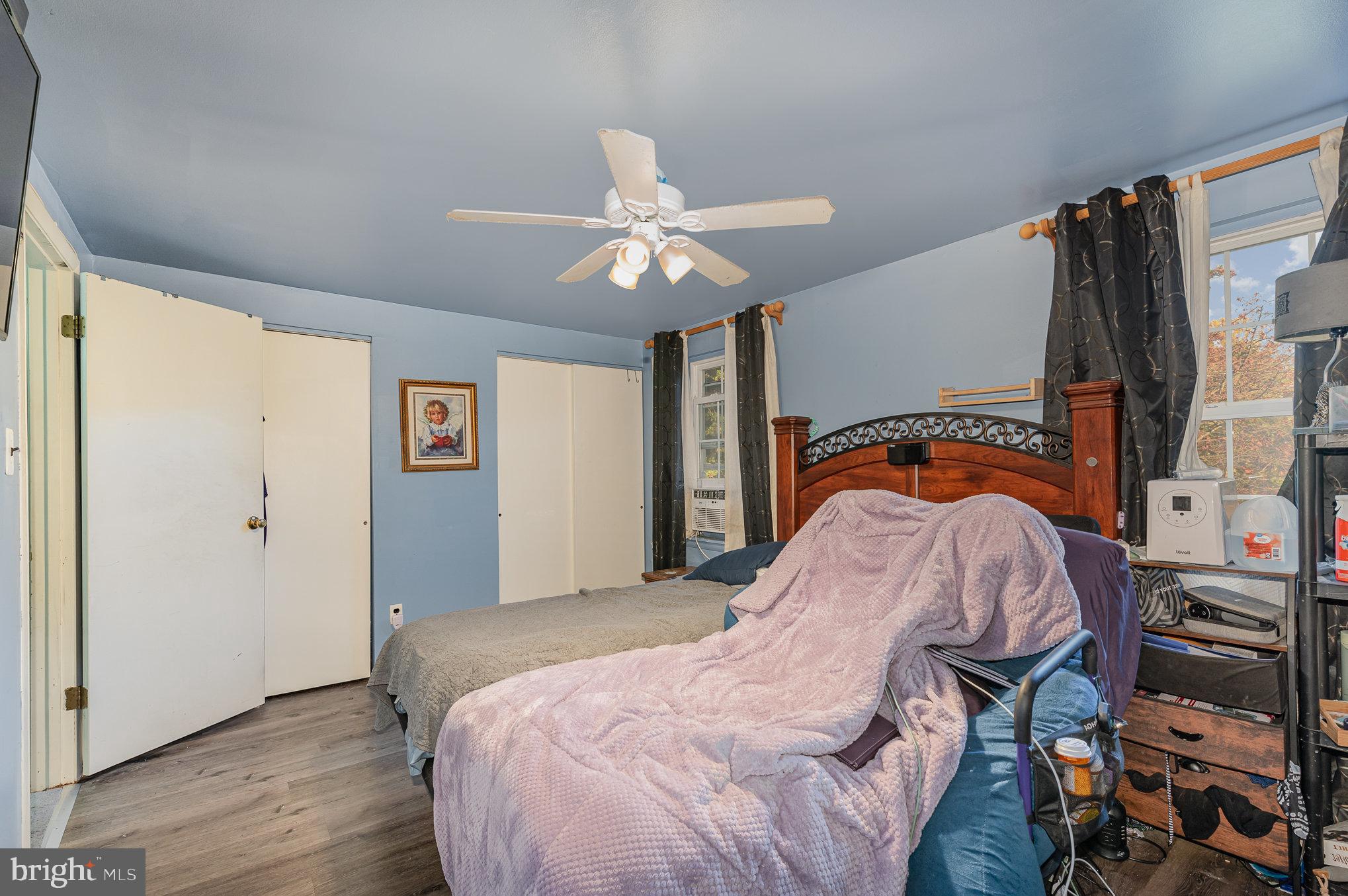 TOWN AND COUNTRY - Residential