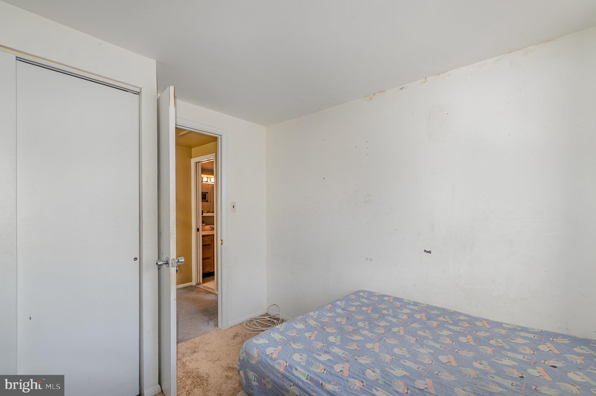 TOWN AND COUNTRY - Residential