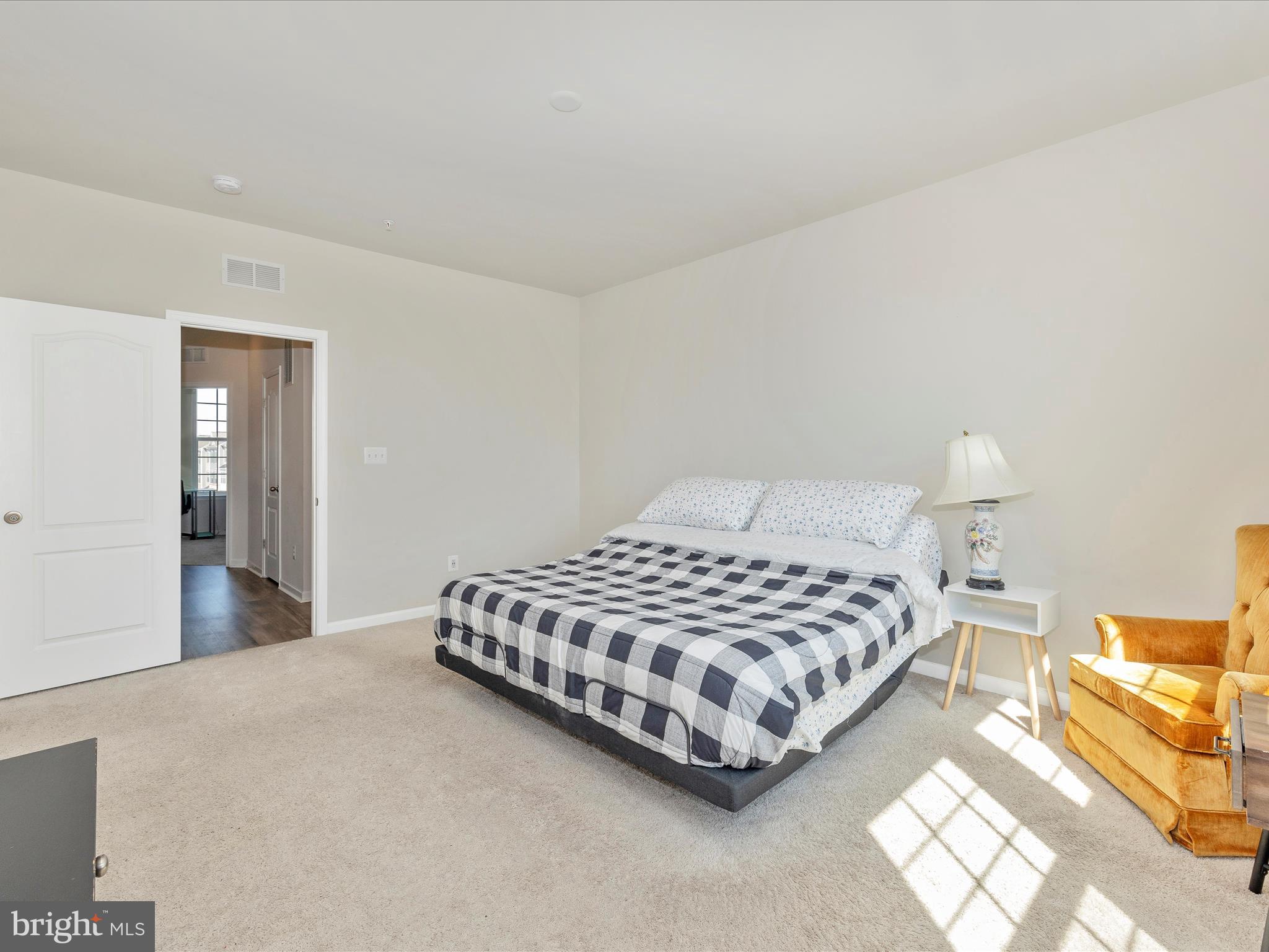 SPRING BANK - Residential