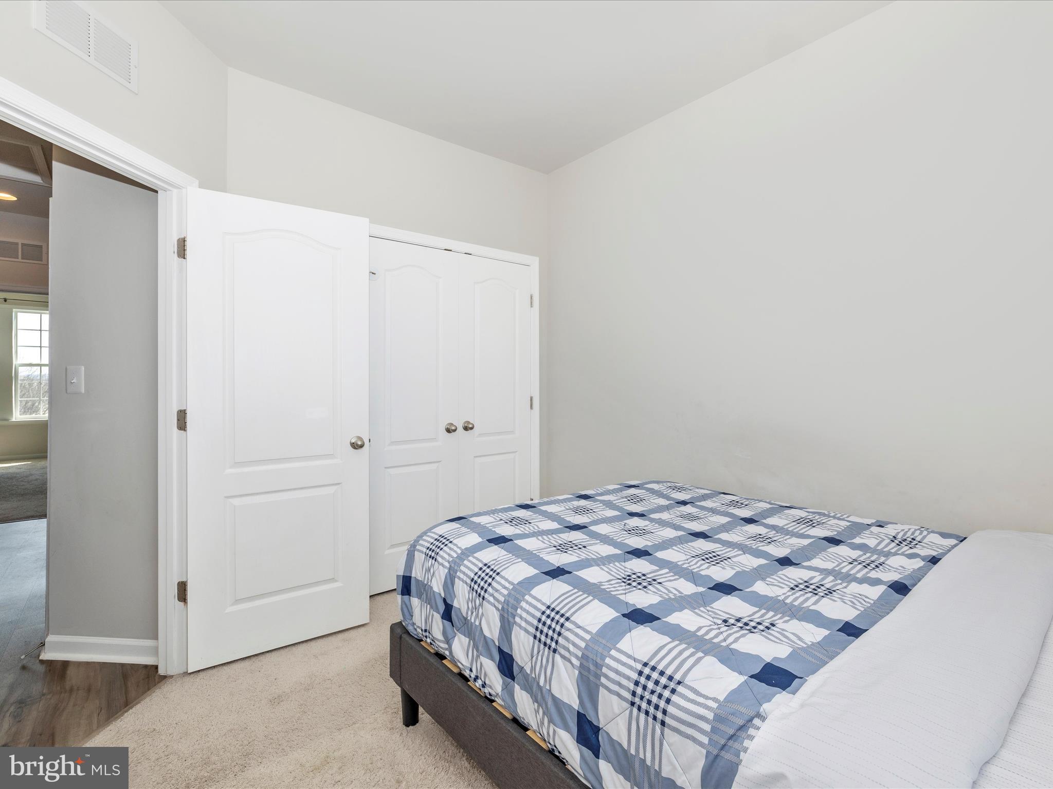 SPRING BANK - Residential