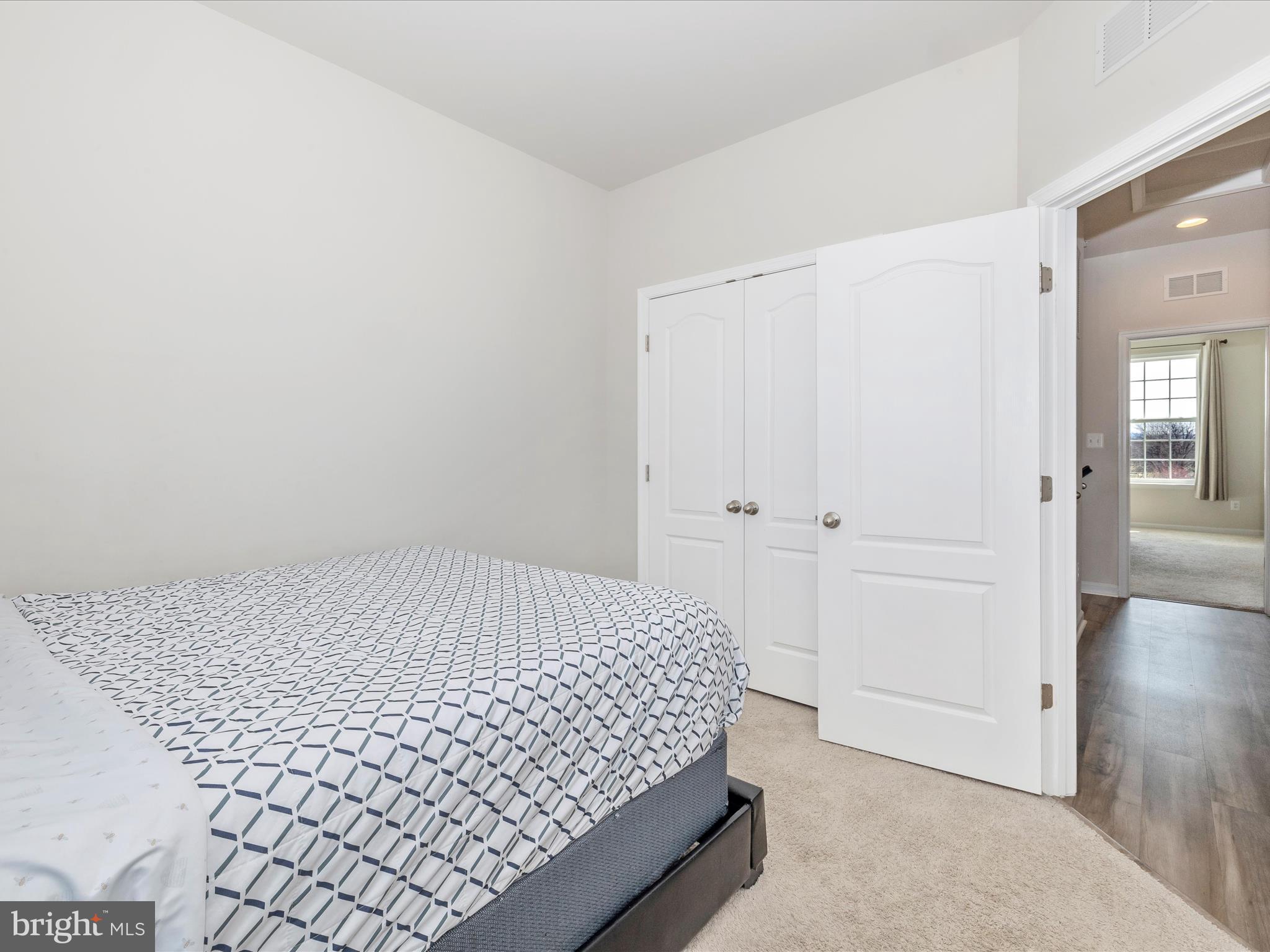 SPRING BANK - Residential