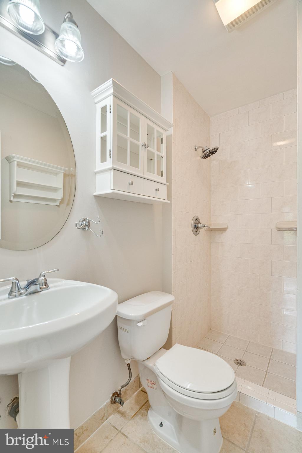 OLD MILL COMMUNITY - Residential Lease