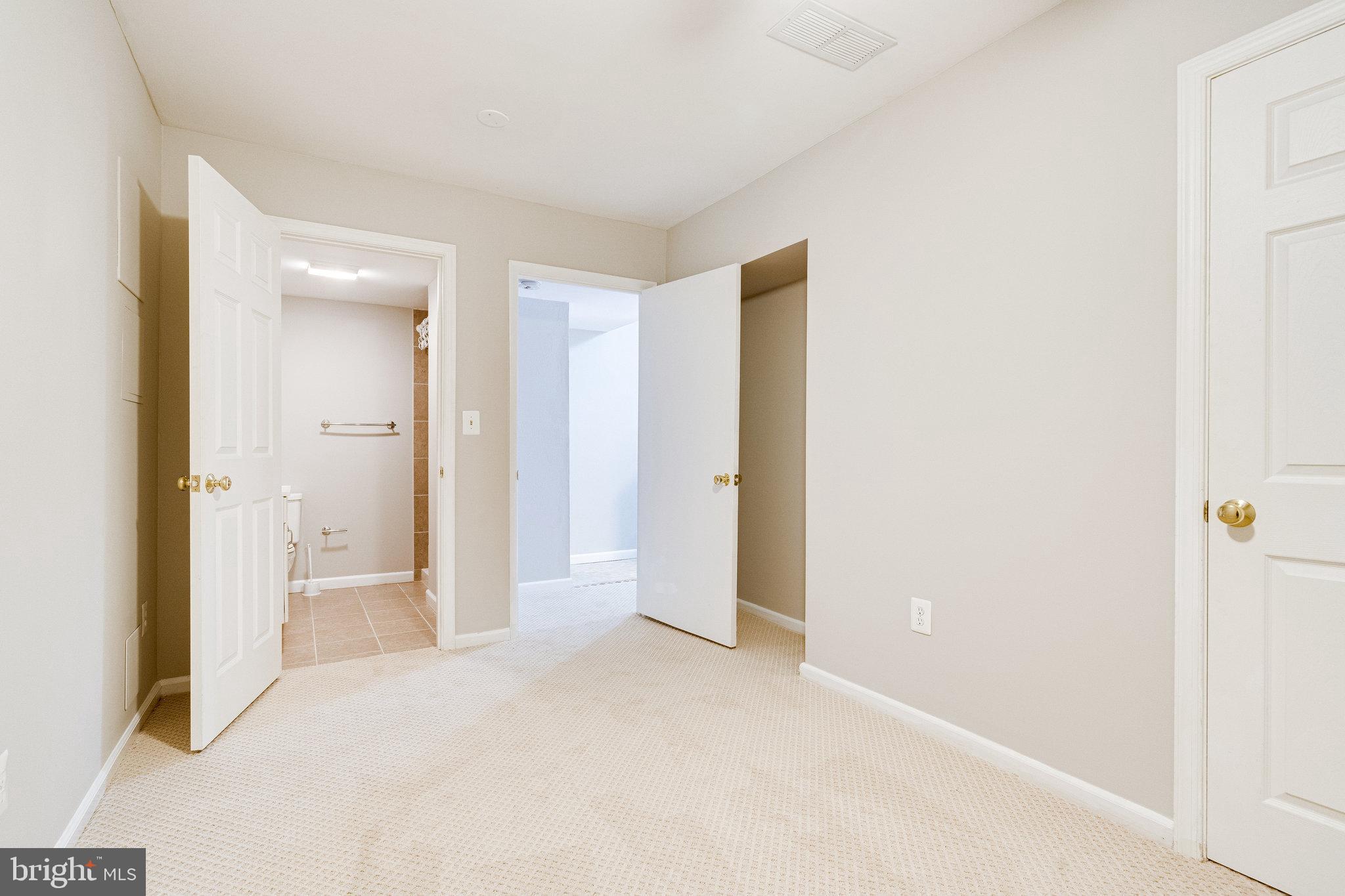 OLD MILL COMMUNITY - Residential Lease