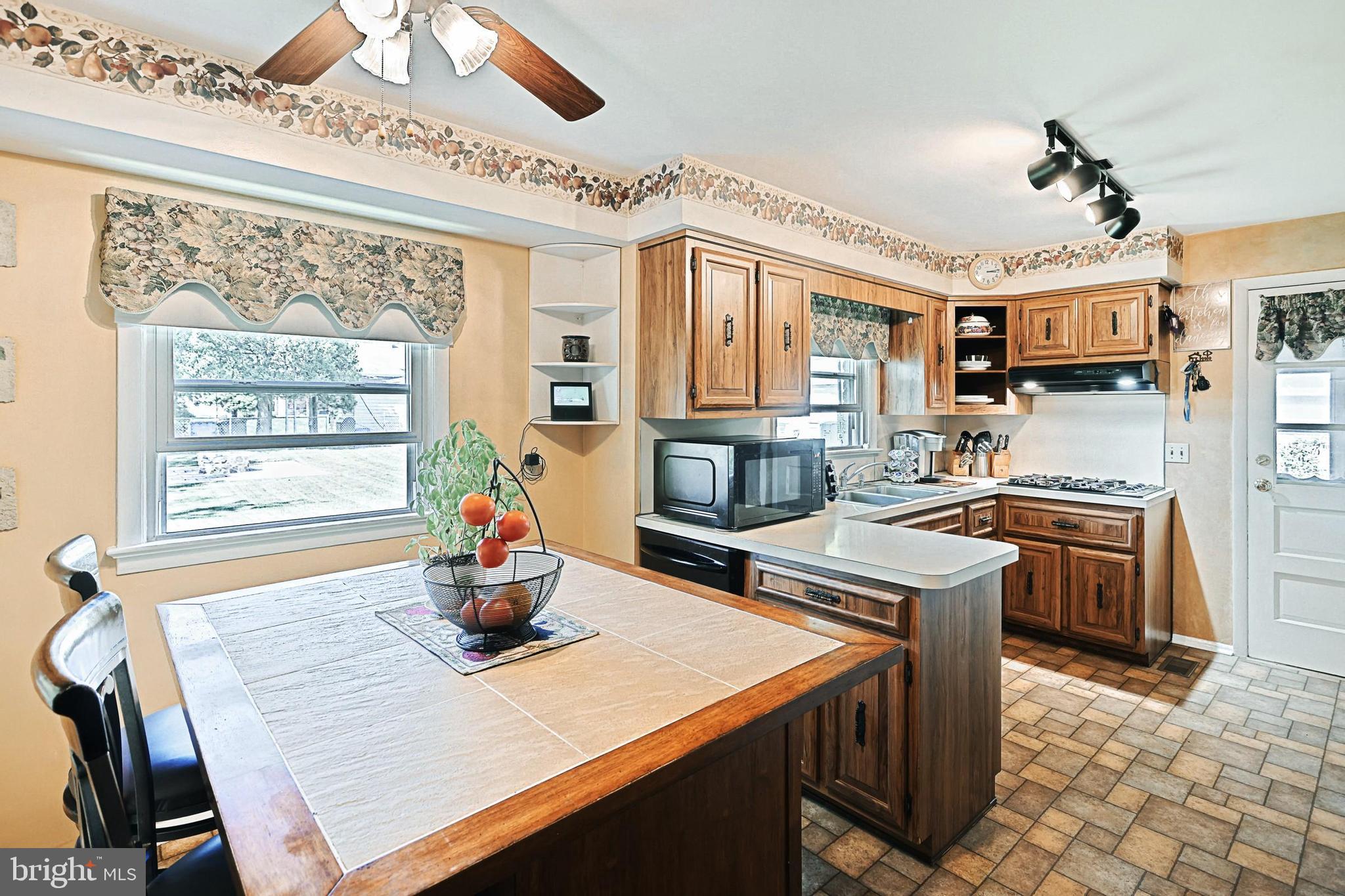 NORTH HILLS - Residential