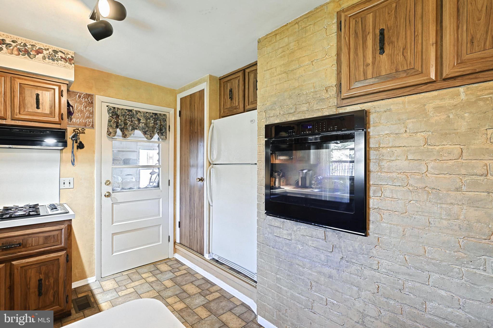 NORTH HILLS - Residential