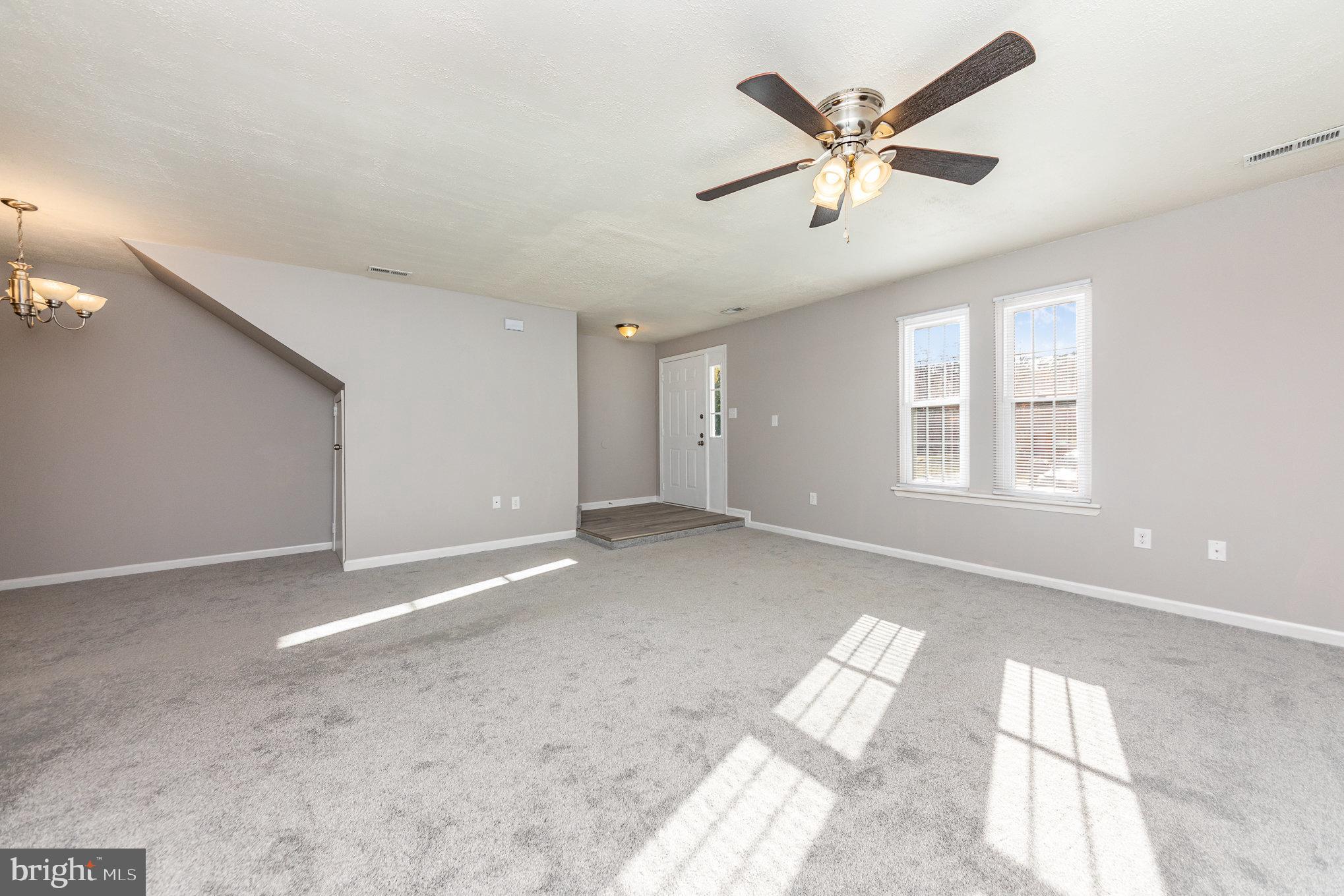 COLONIAL TERRACE - Residential