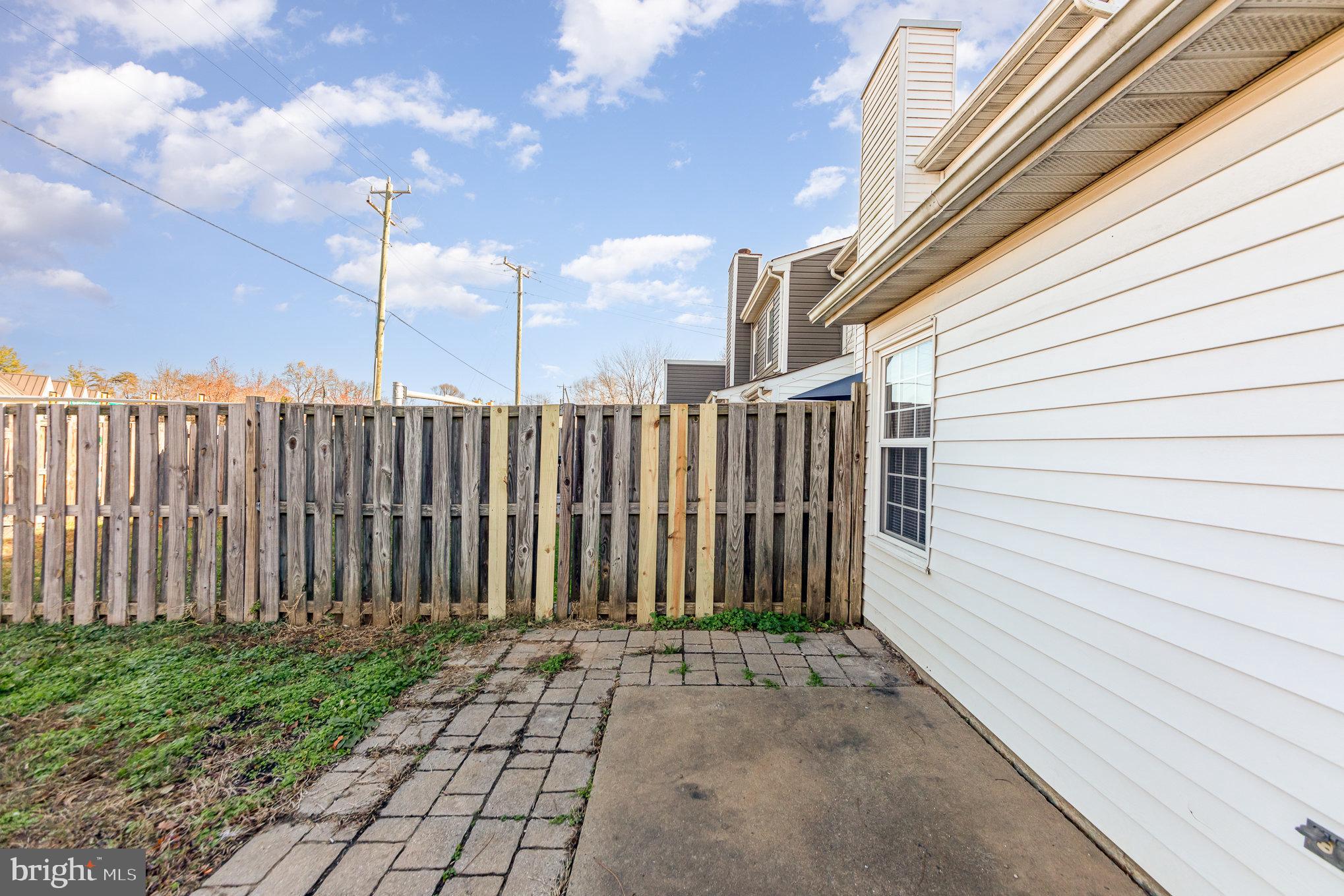 COLONIAL TERRACE - Residential