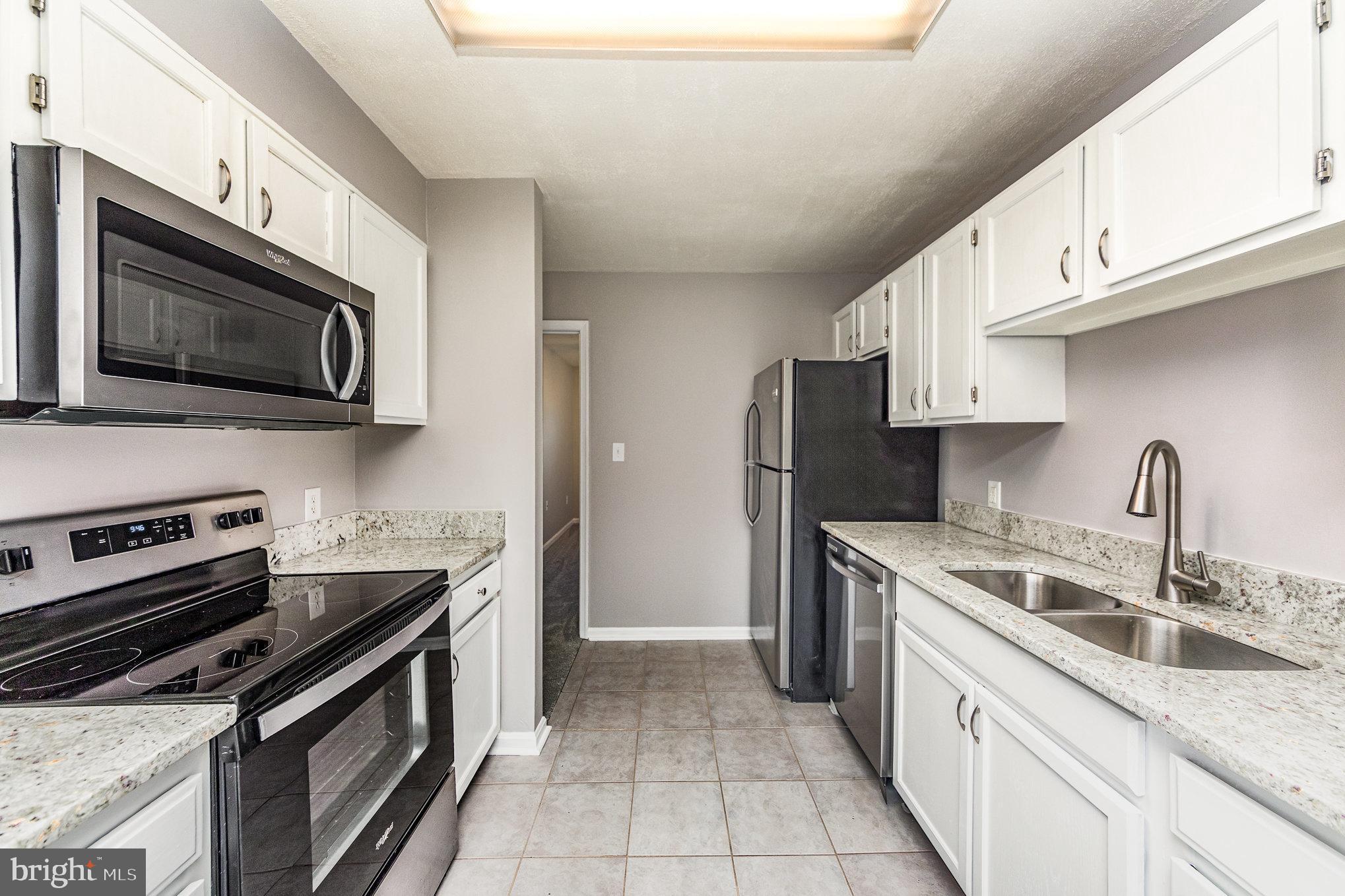 COLONIAL TERRACE - Residential