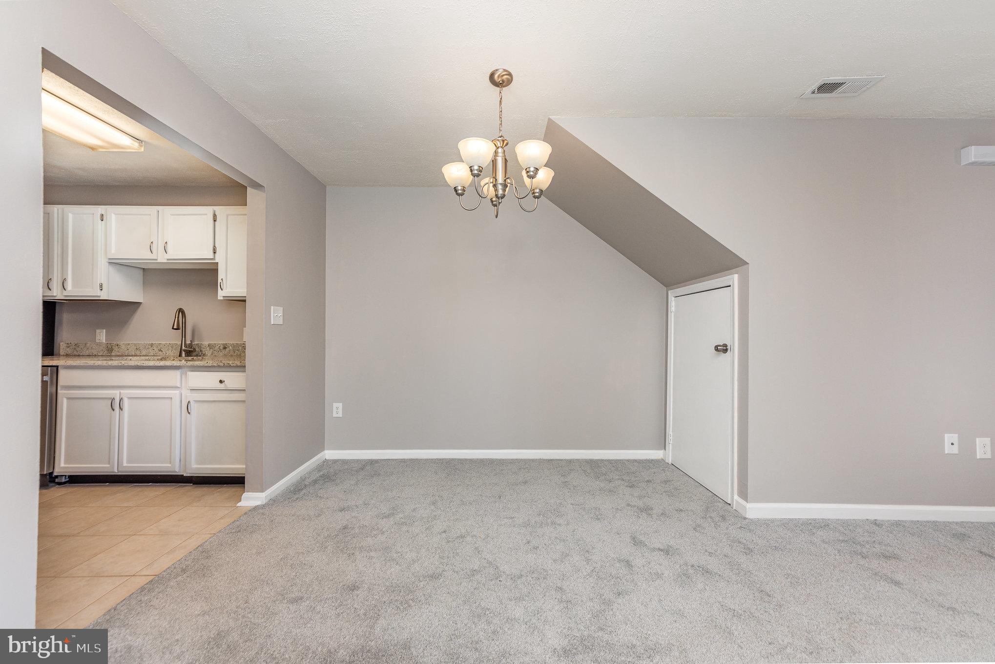 COLONIAL TERRACE - Residential