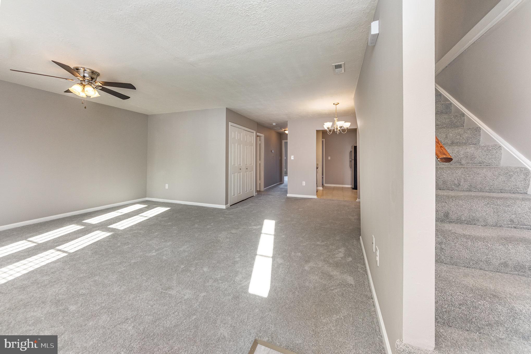 COLONIAL TERRACE - Residential