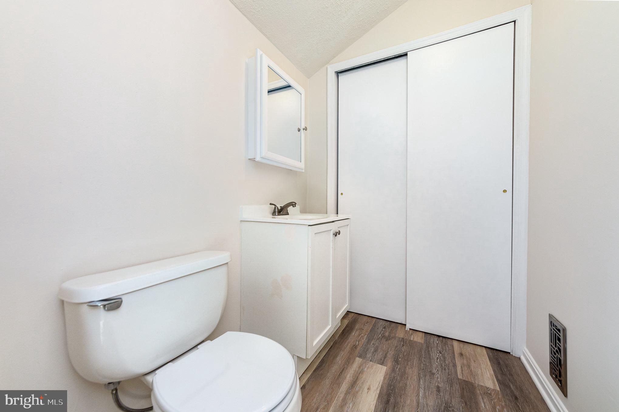 COLONIAL TERRACE - Residential