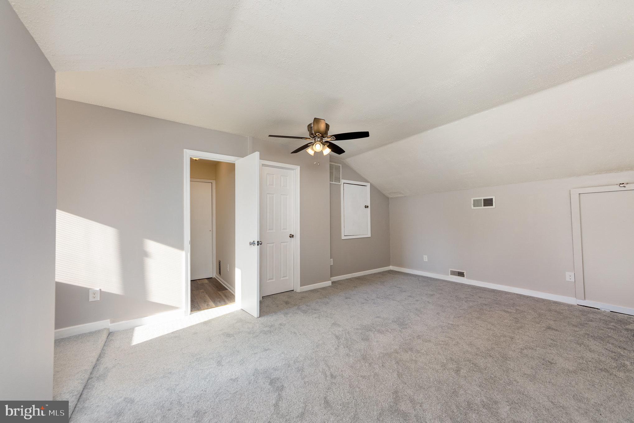 COLONIAL TERRACE - Residential