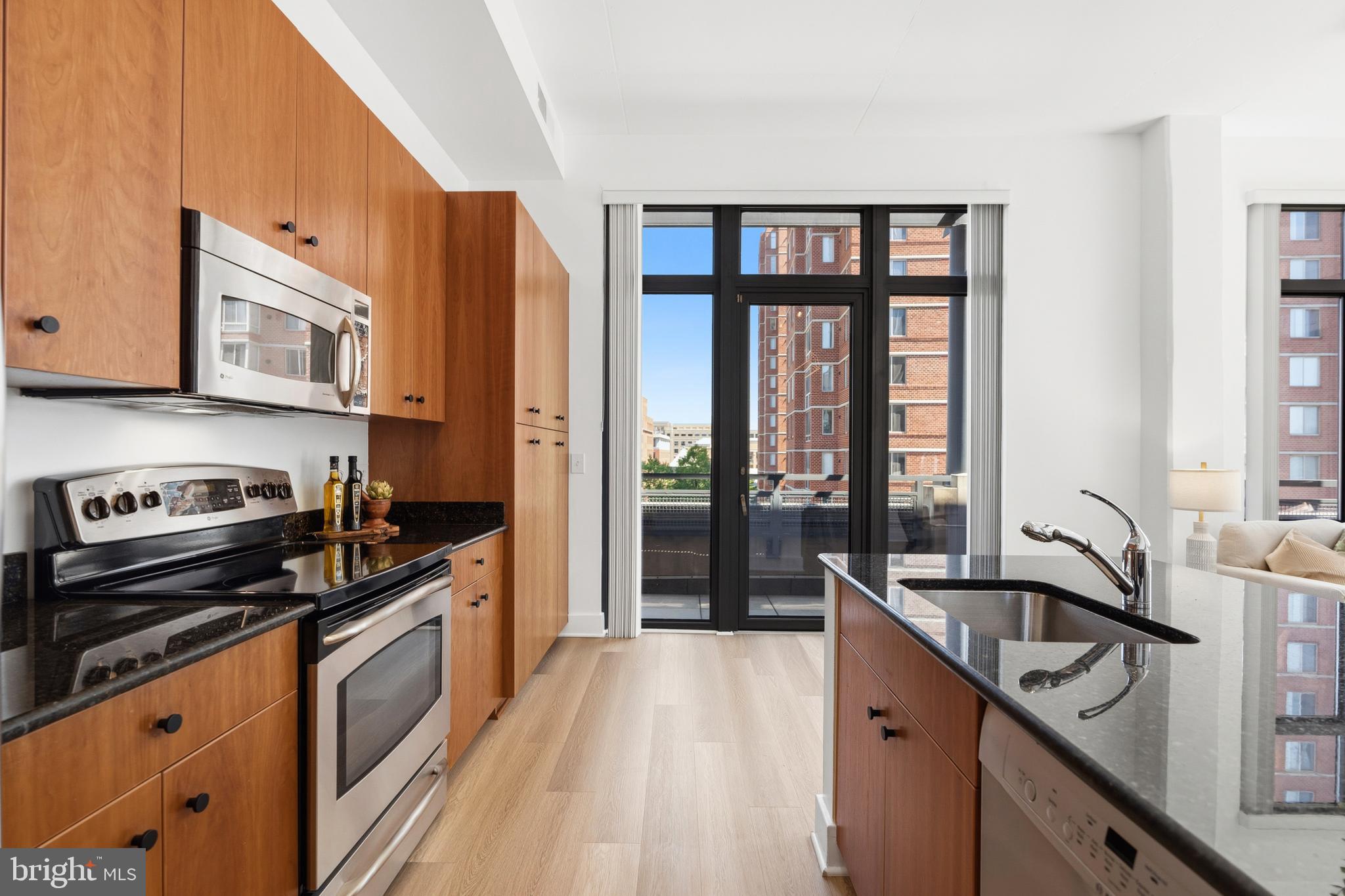 CONDOS AT CARLYLE SQUARE - Residential