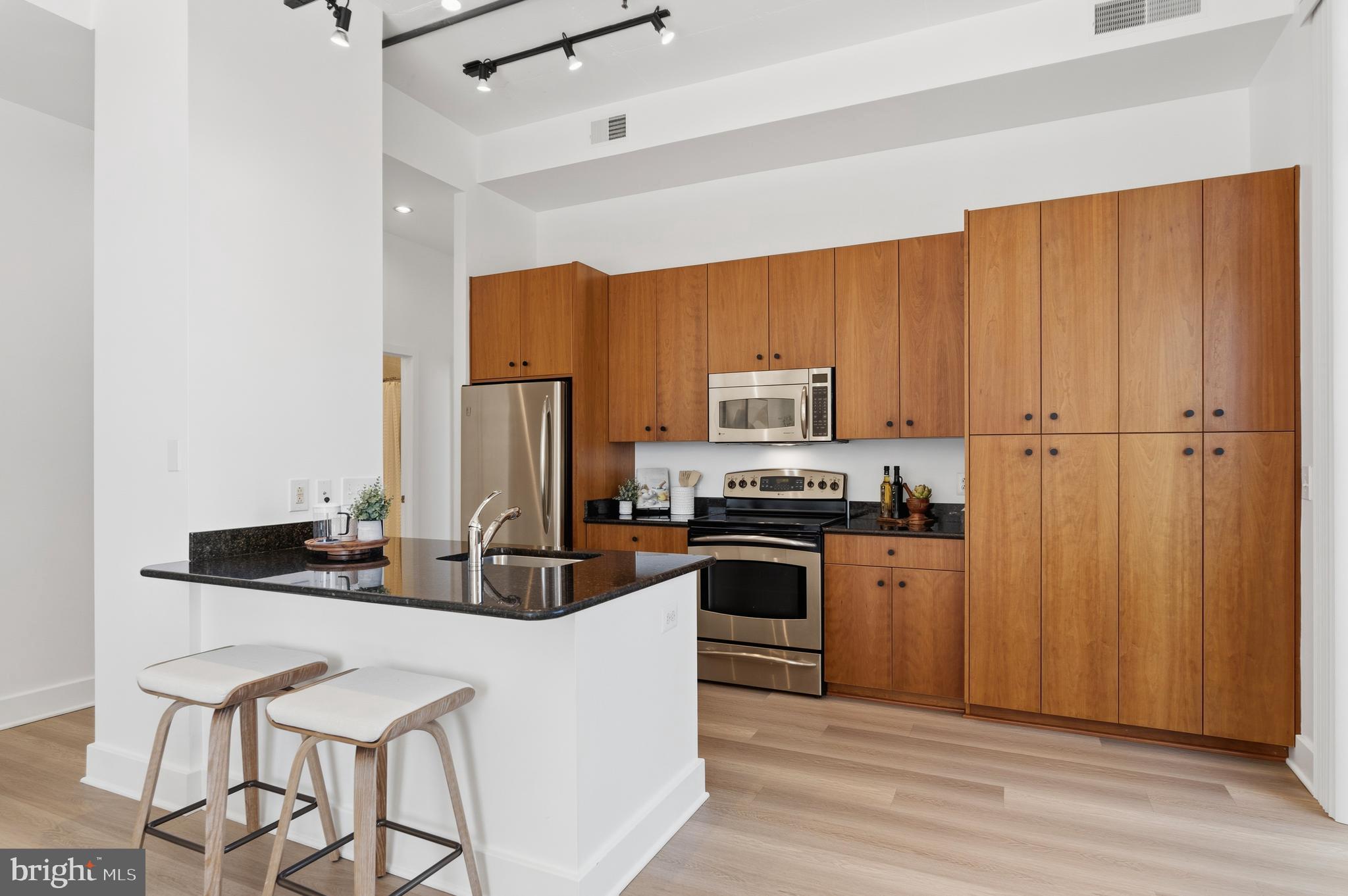 CONDOS AT CARLYLE SQUARE - Residential